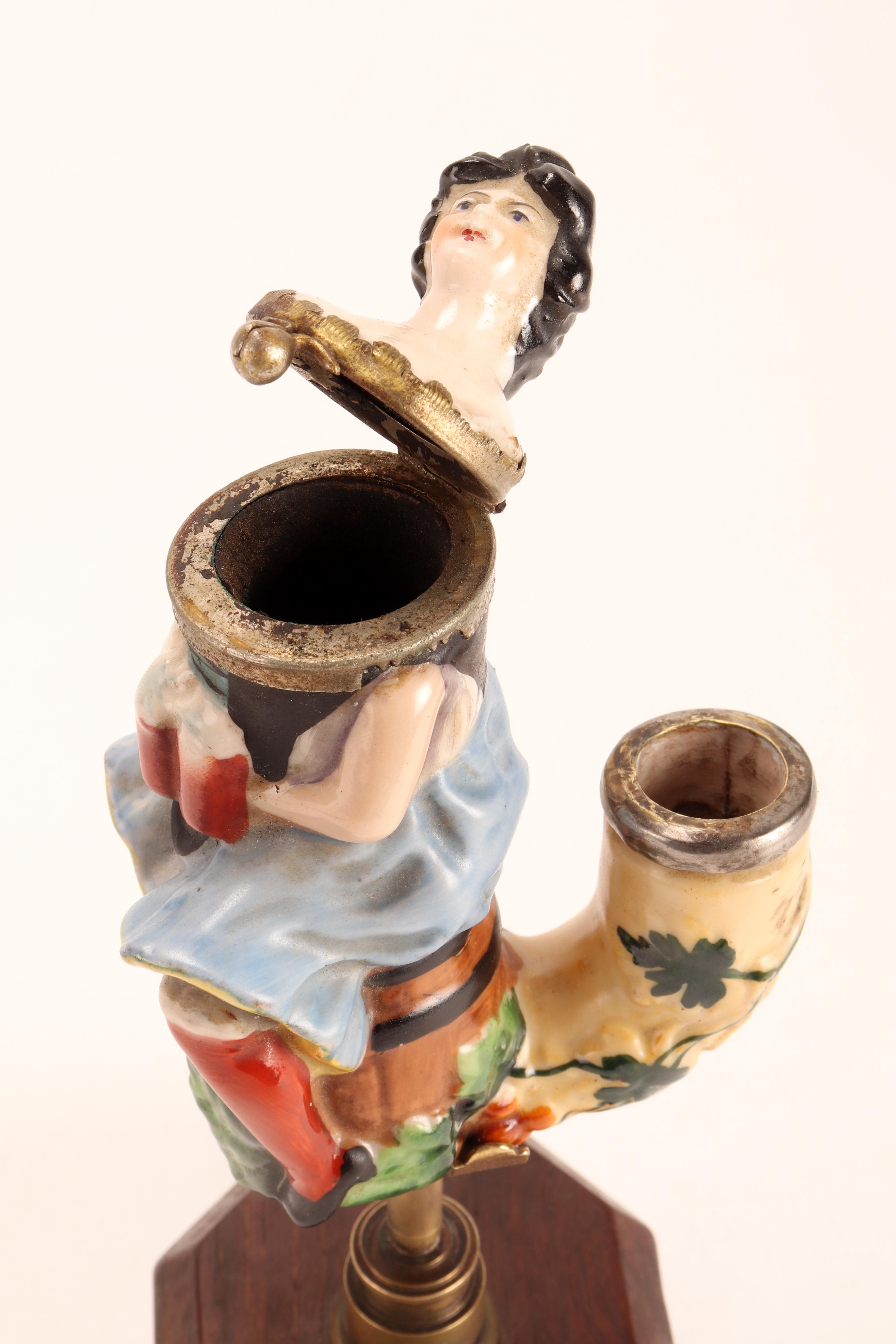 Big Porcelain Pipe: a Waitress Holding Mugs of Beer, Germany 1880 For Sale 2