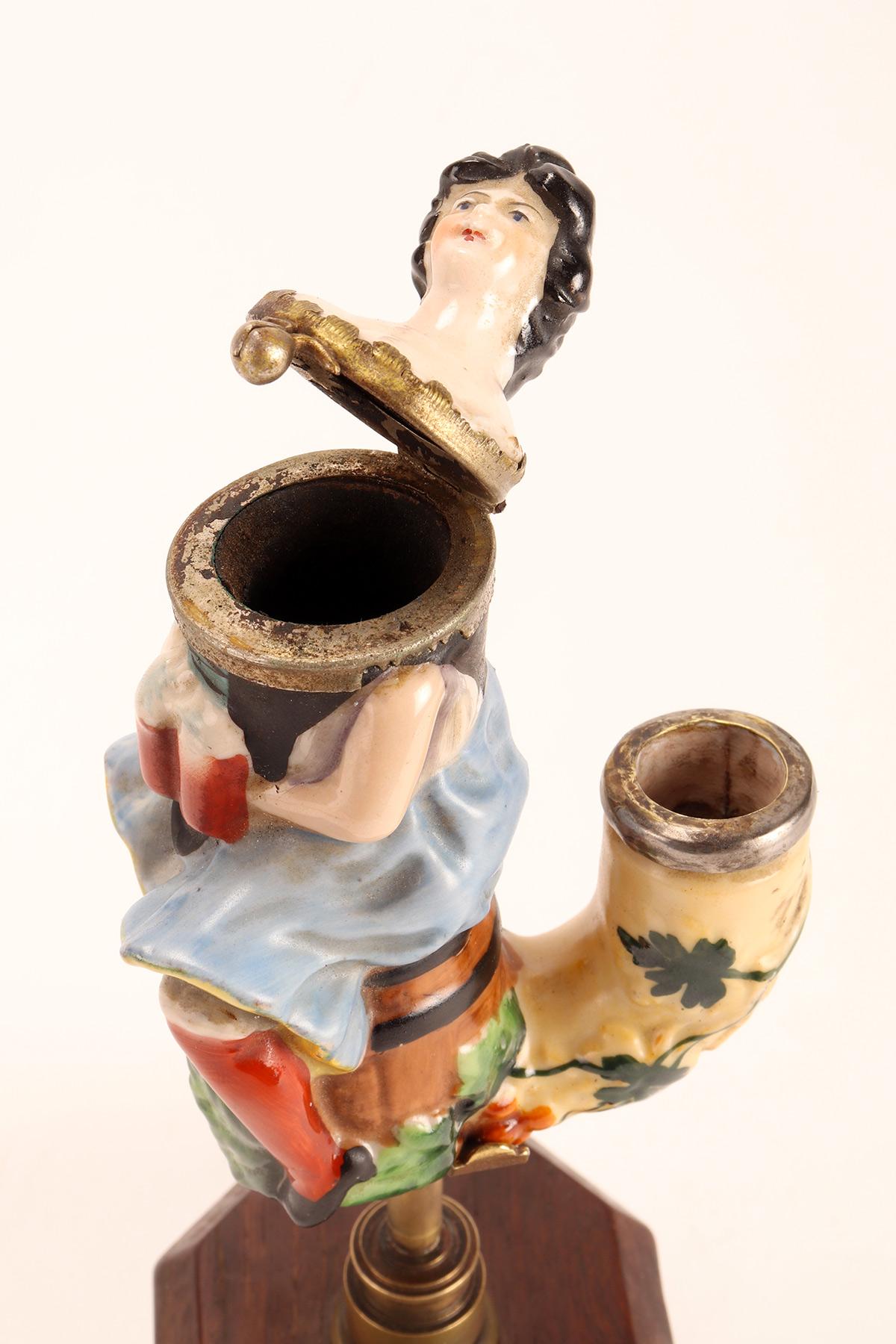 Big porcelain pipe: a waitress holding mugs of beer, Germany 1880. For Sale 3
