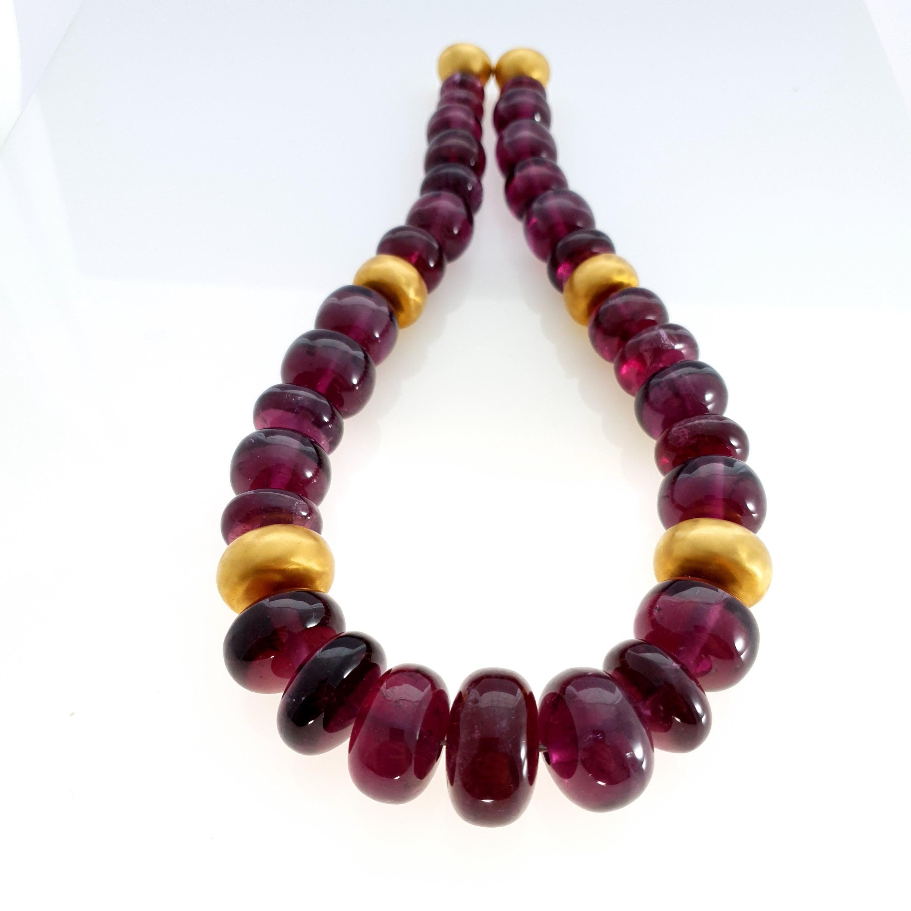 Big Purple Rubelite Tourmaline Rondel Beaded Necklace with 18 Carat Yellow Gold For Sale 2