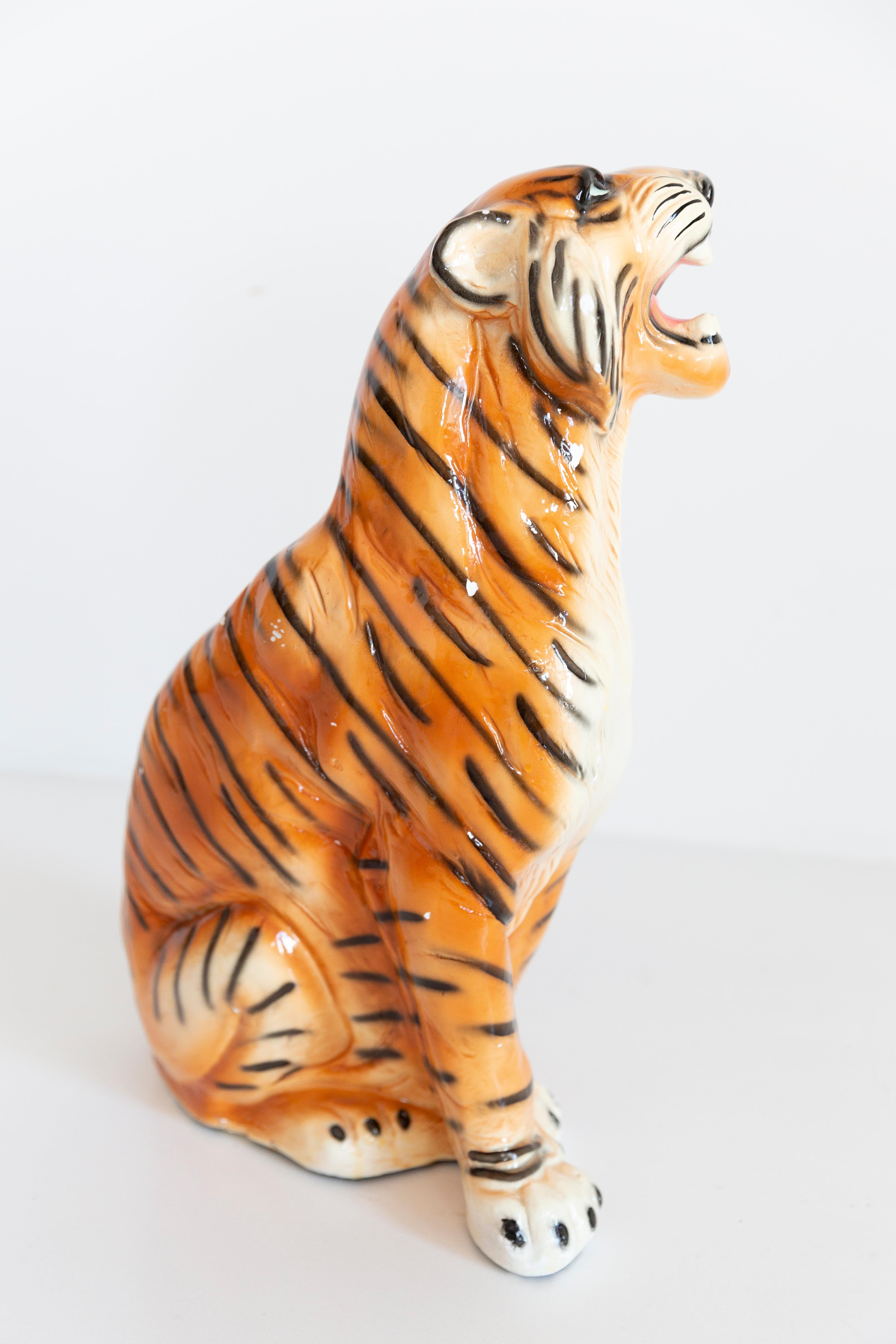 Grande et rare sculpture décorative en céramique représentant un tigre, Italie, années 1960 en vente 3