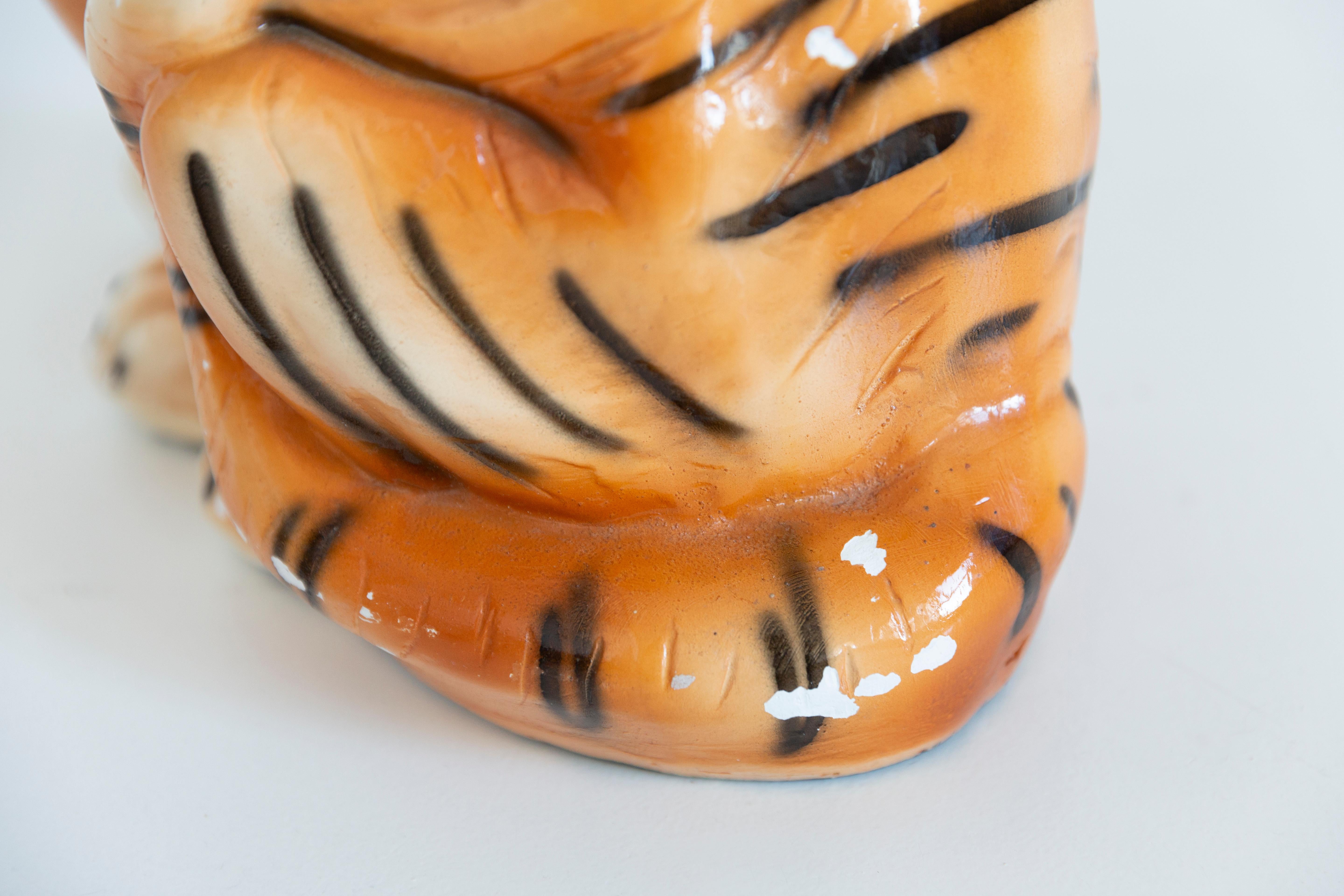 20ième siècle Grande et rare sculpture décorative en céramique représentant un tigre, Italie, années 1960 en vente