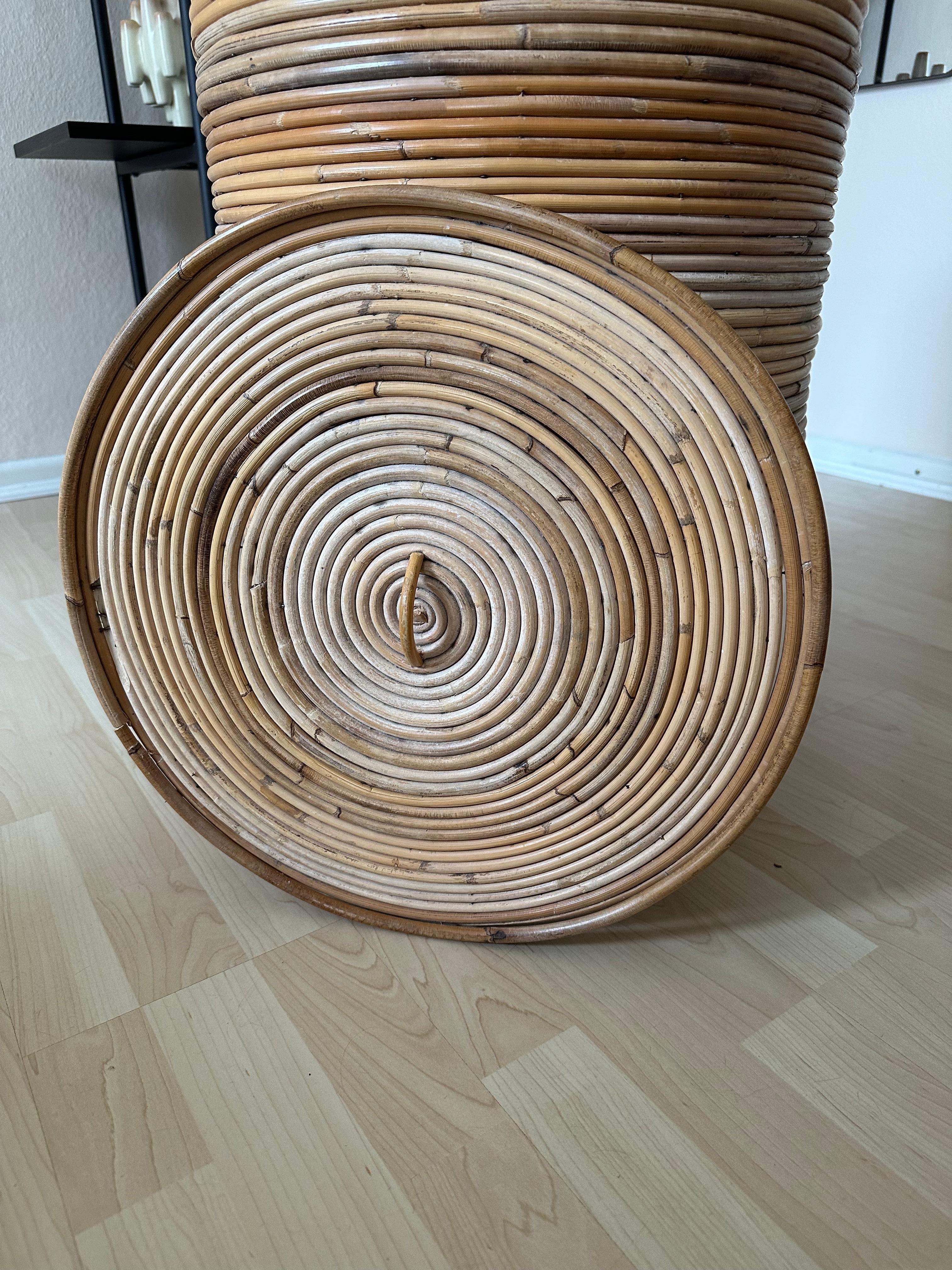 Big Rattan basket in Boho style For Sale 2