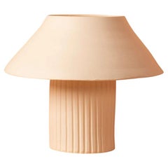 Lampe à poser Bigli en argile par Harshita Jhamtani Designs