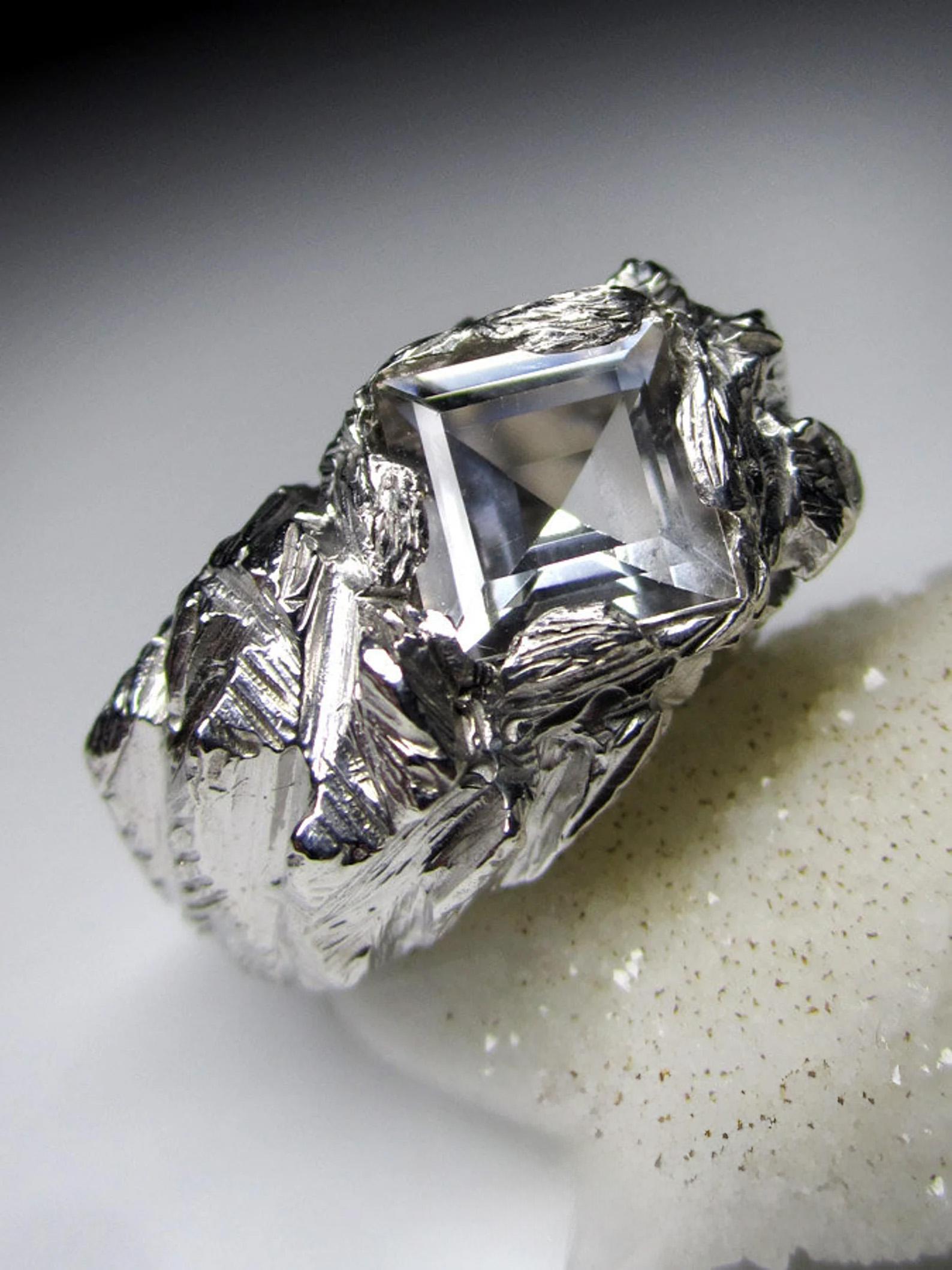 Anello d'argento con cristallo di rocca grande, taglio quadrato e fantasia, regalo di pietra preziosa in vendita 2