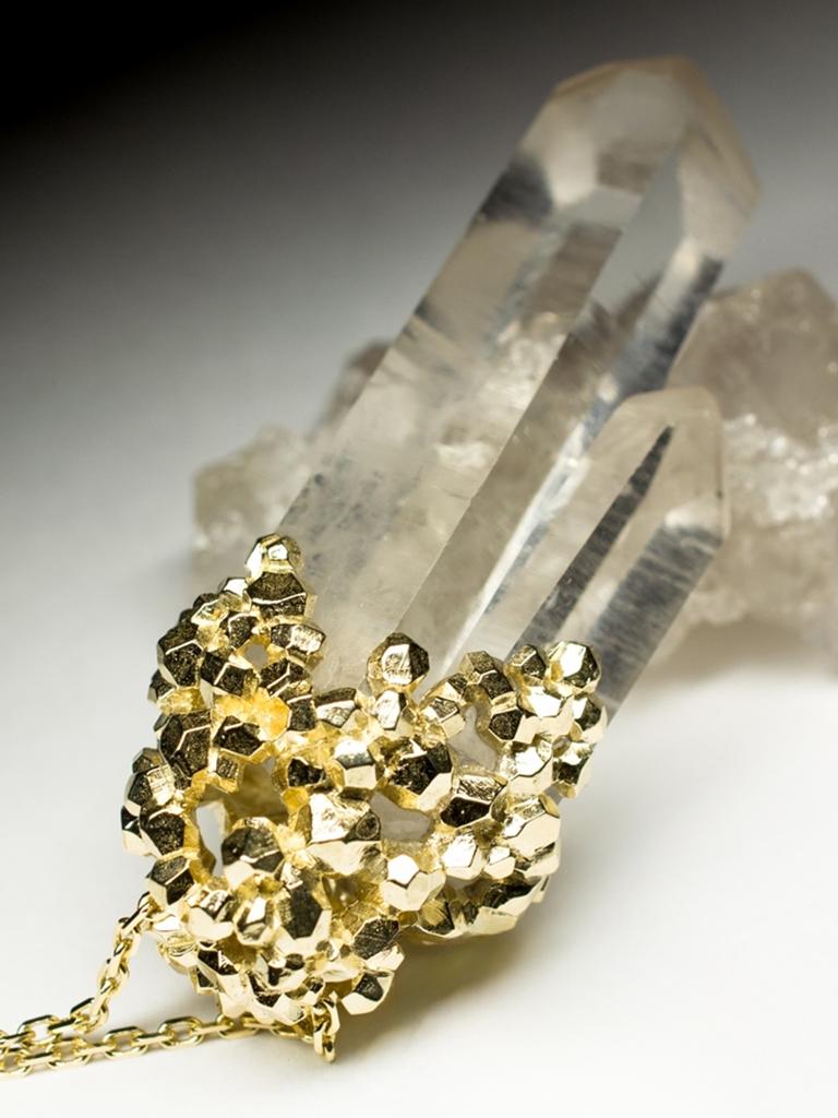 Big Rock Crystal Yellow Gold Pendant Magic Power Uncut Gem Clear Quartz  For Sale 1