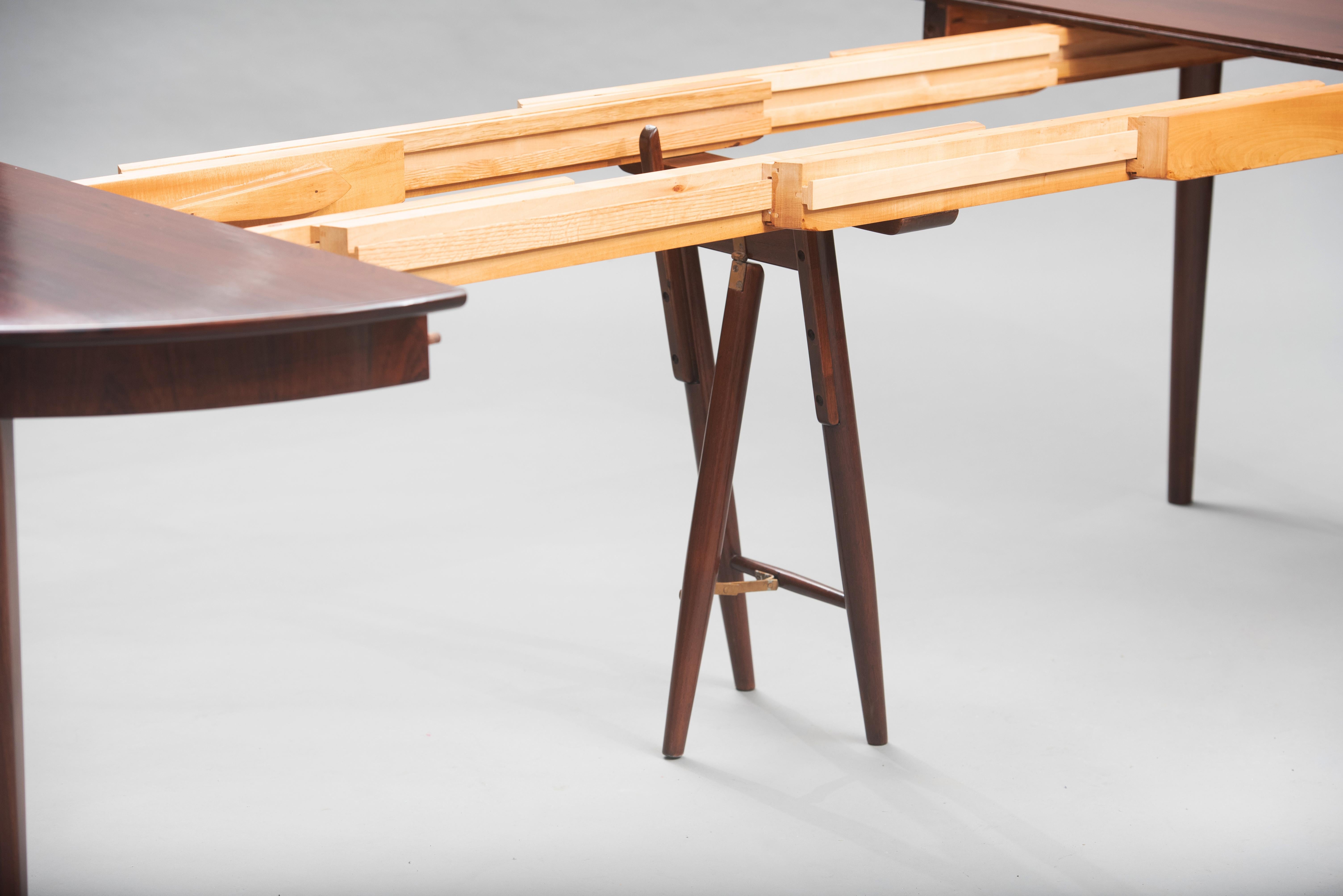 Danish Large Rosewood Dining Table with Three Extensions Leaves For Sale