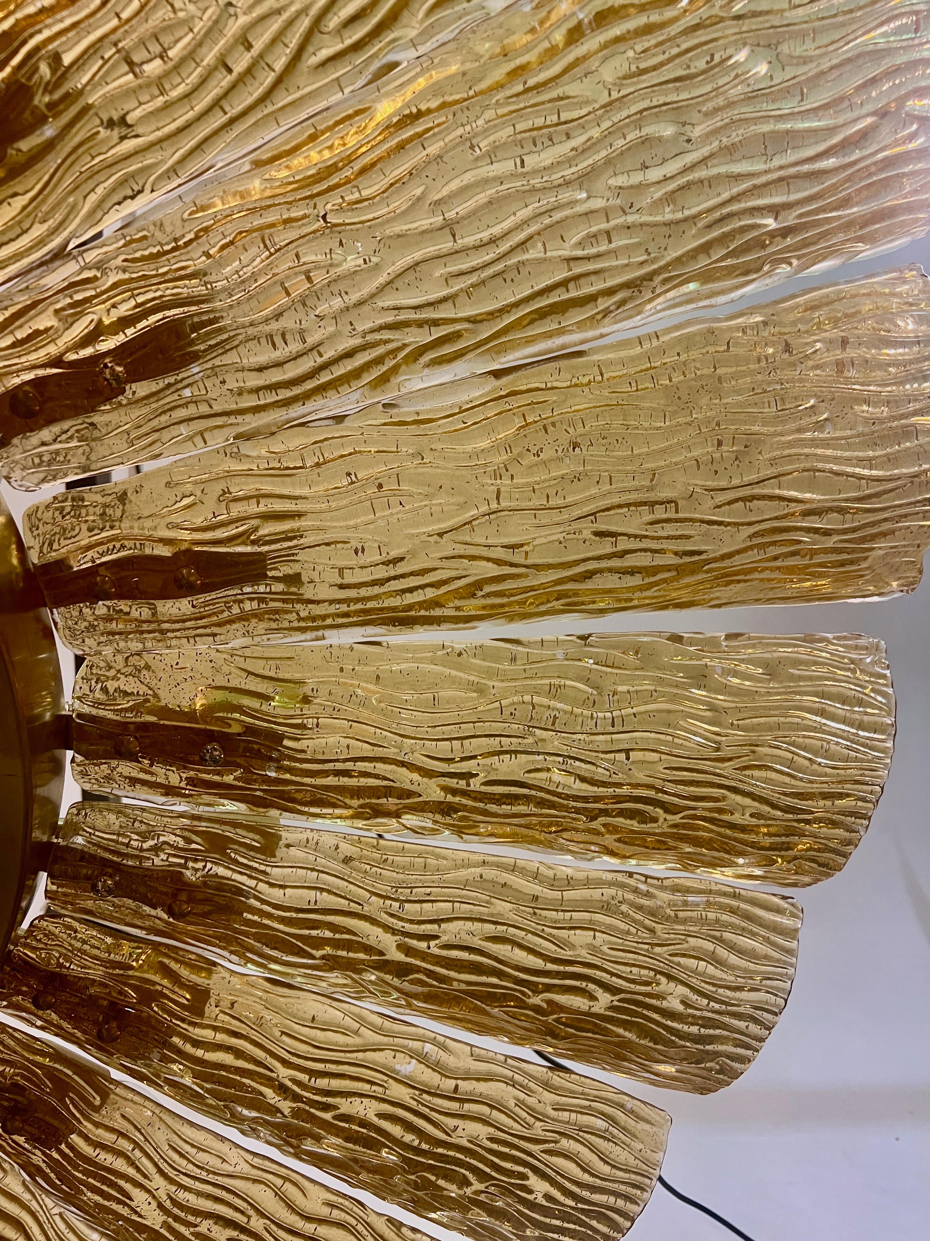 Grande lampadario rotondo in vetro di Murano e ottone color ambra, 1950 in vendita 5