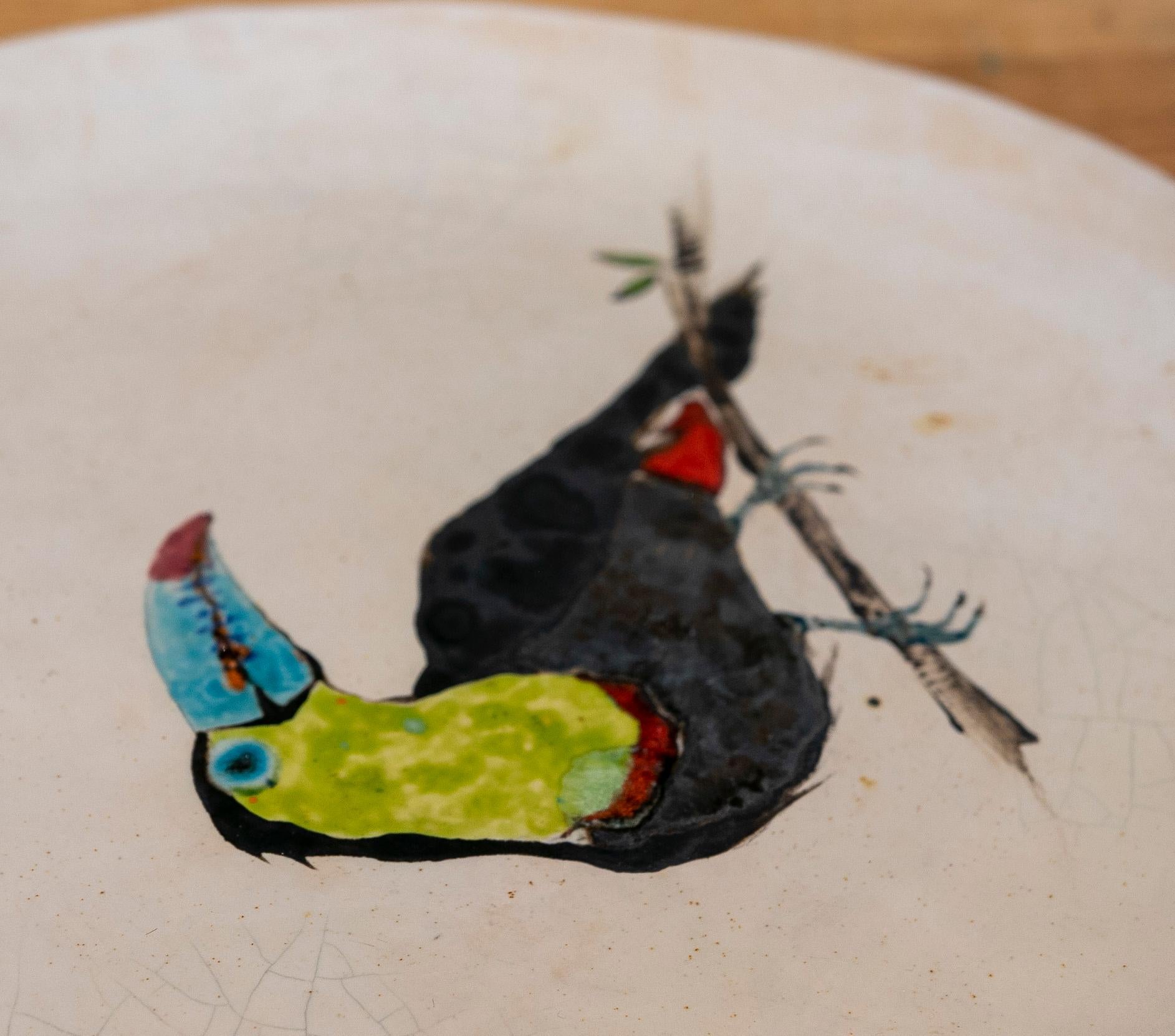 Big Round Plate in hand painted Ceramic with Bird 1
