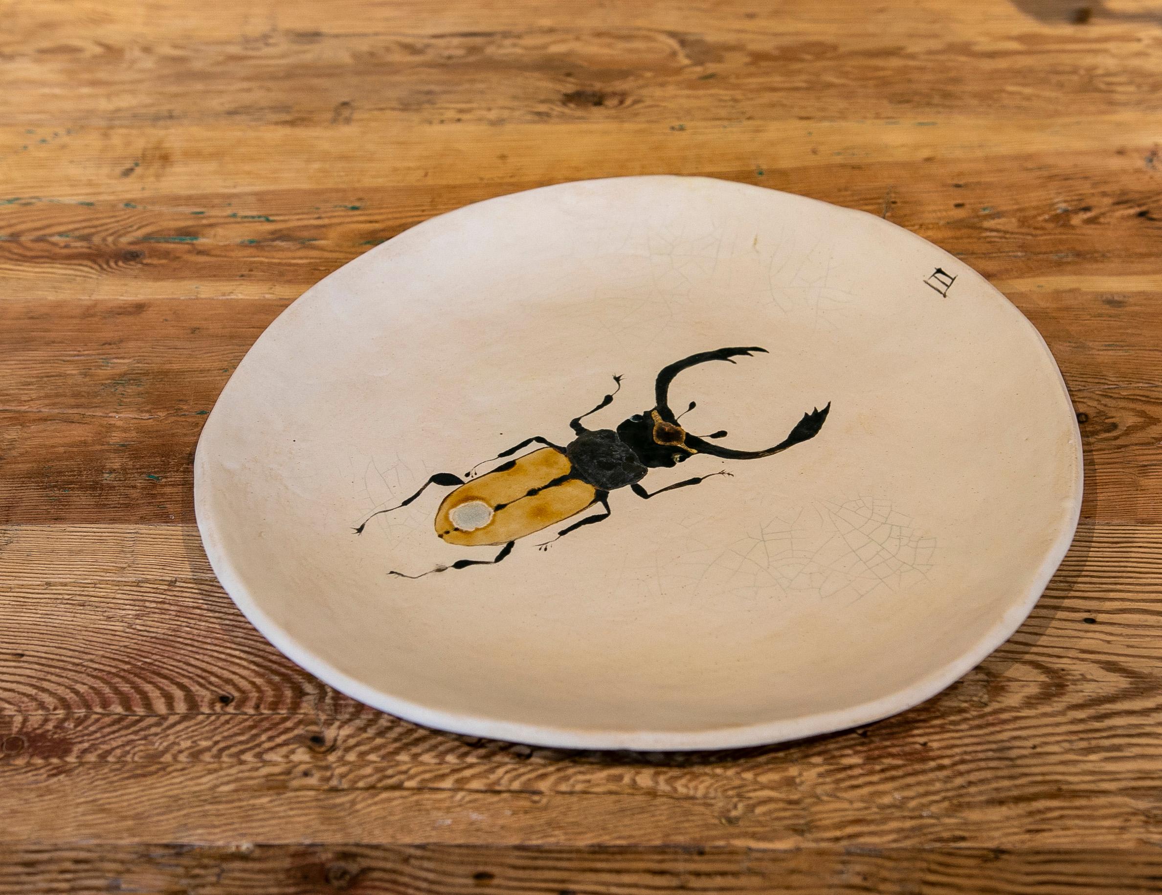 Big Round Plate in hand painted Ceramic with Insect In Good Condition In Marbella, ES
