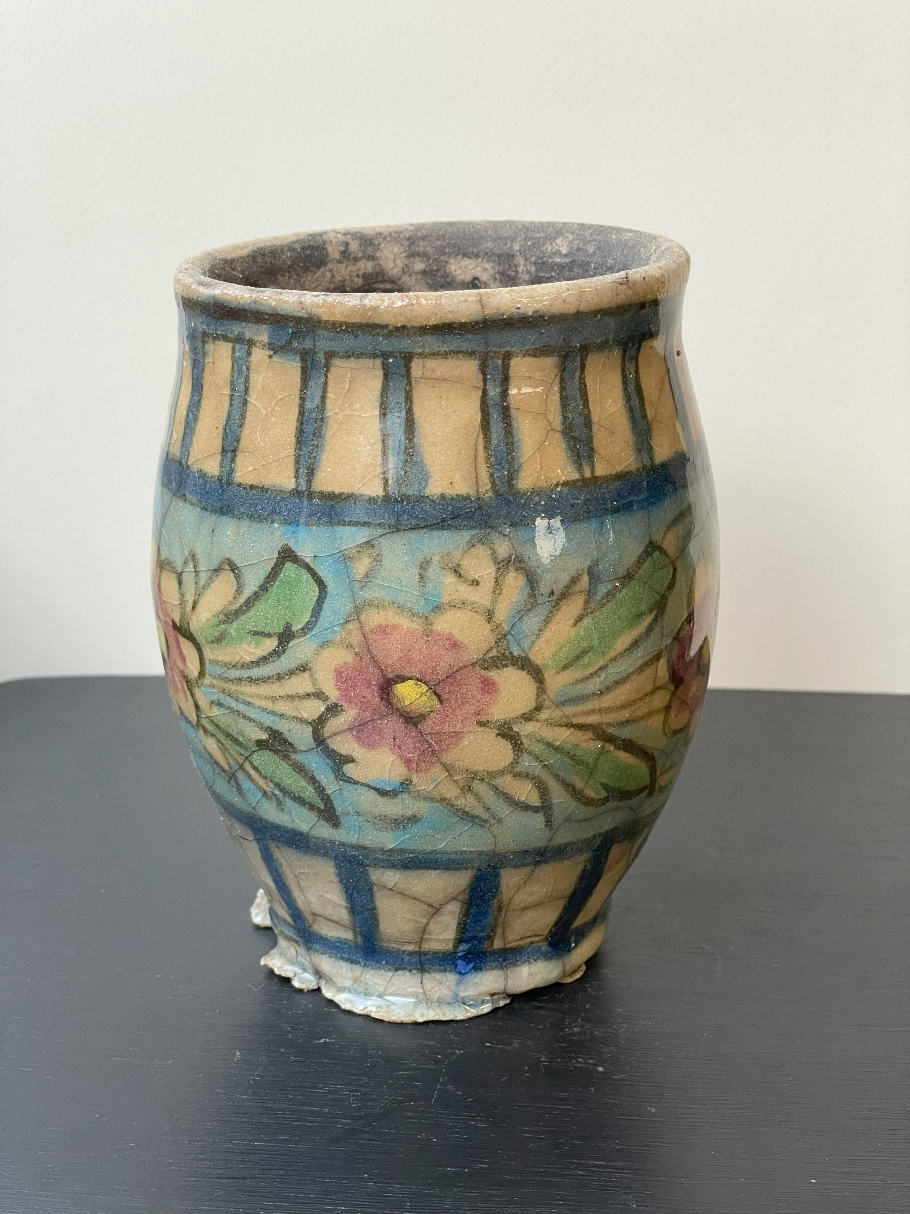 XX secolo Vaso grande rotondo bianco Qajar in vendita