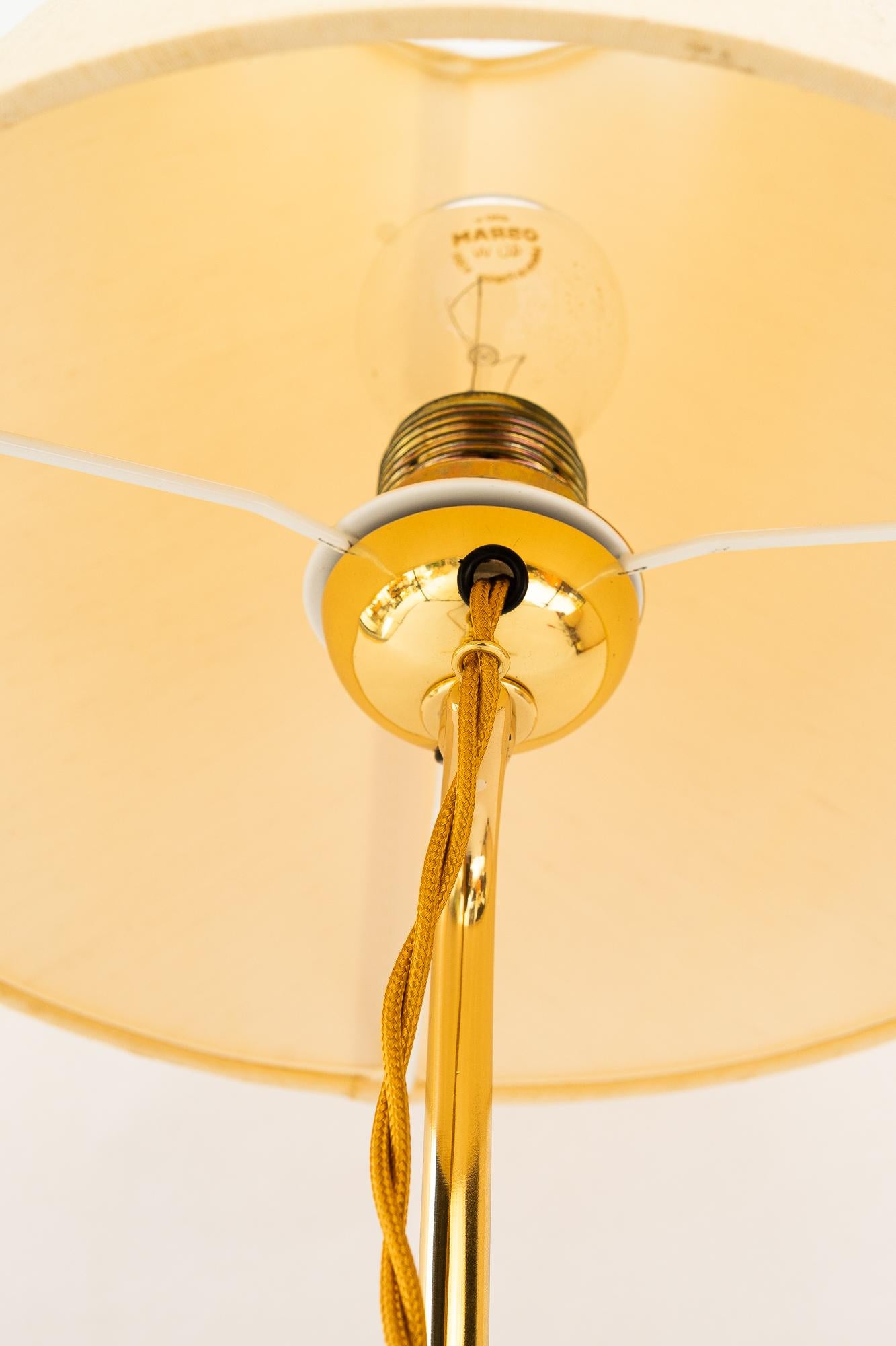 Big Rupert Nikoll Tischlampe mit Stoffschirm wien um 1950 (Lackiert) im Angebot
