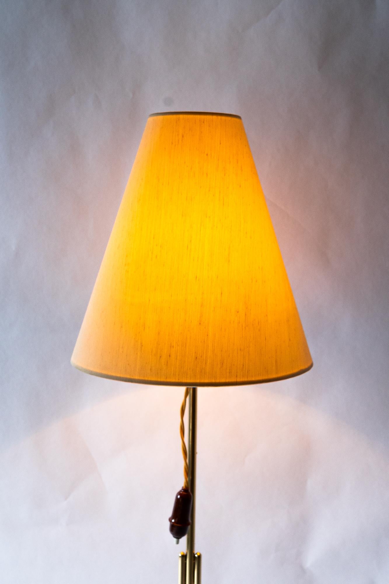Big Rupert Nikoll Tischlampe mit Stoffschirm wien um 1950 im Angebot 1