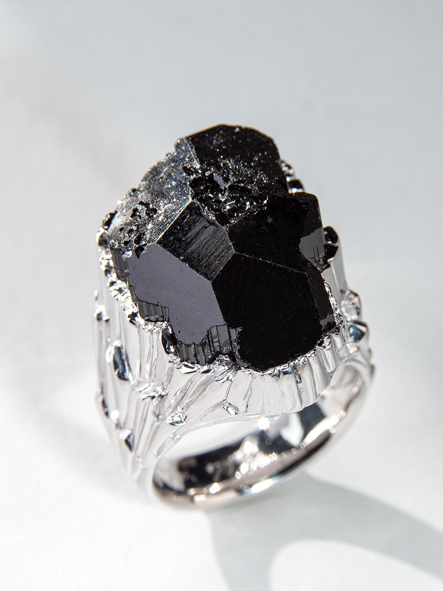 Big Schorl Black Tourmaline Crystal Iceberg Ring Uncut Stone In New Condition For Sale In Berlin, DE