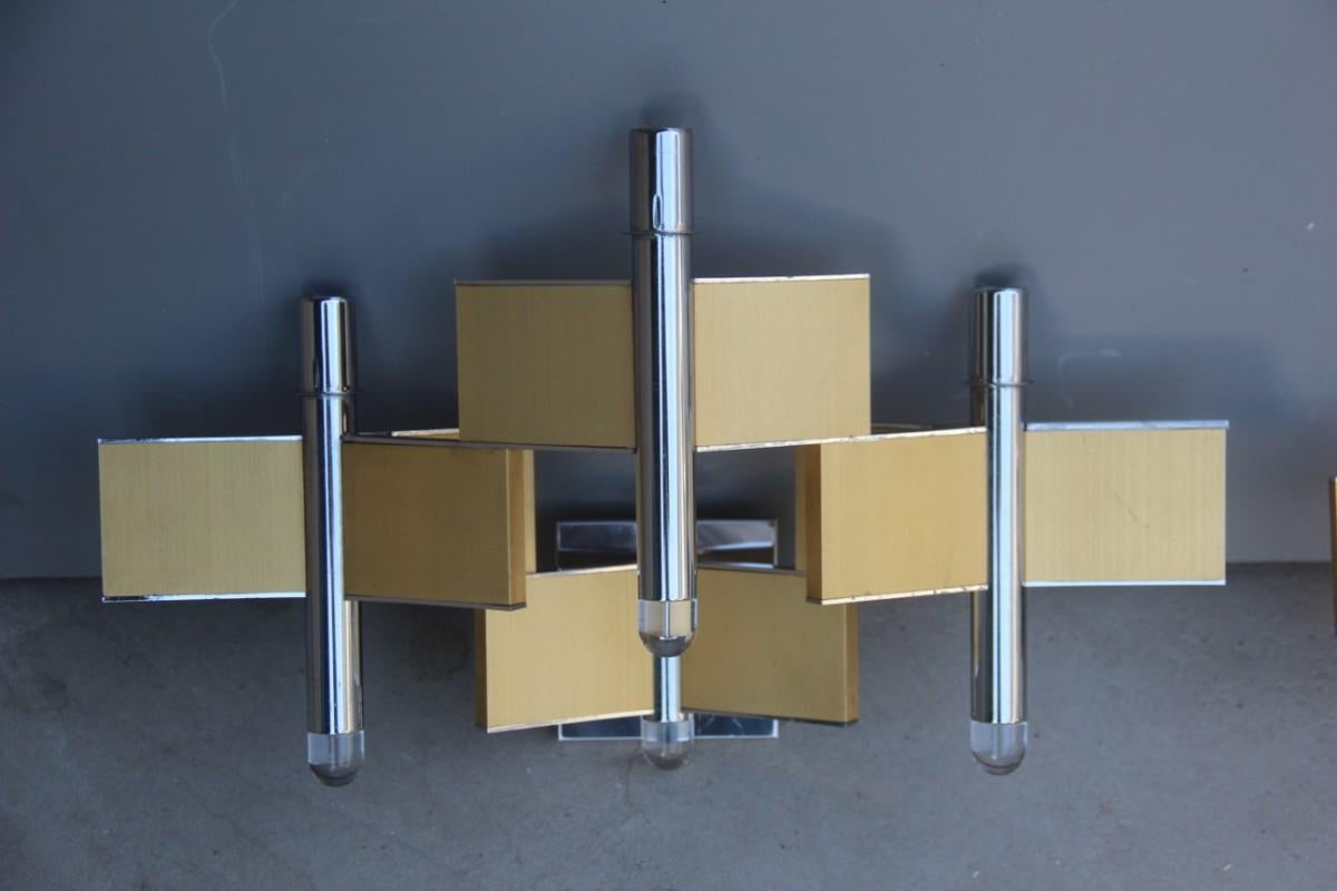 Mid-Century Modern Grandes appliques sculpturales italiennes Sciolari en aluminium et acier Minimal italiennes 1970 or et argent en vente