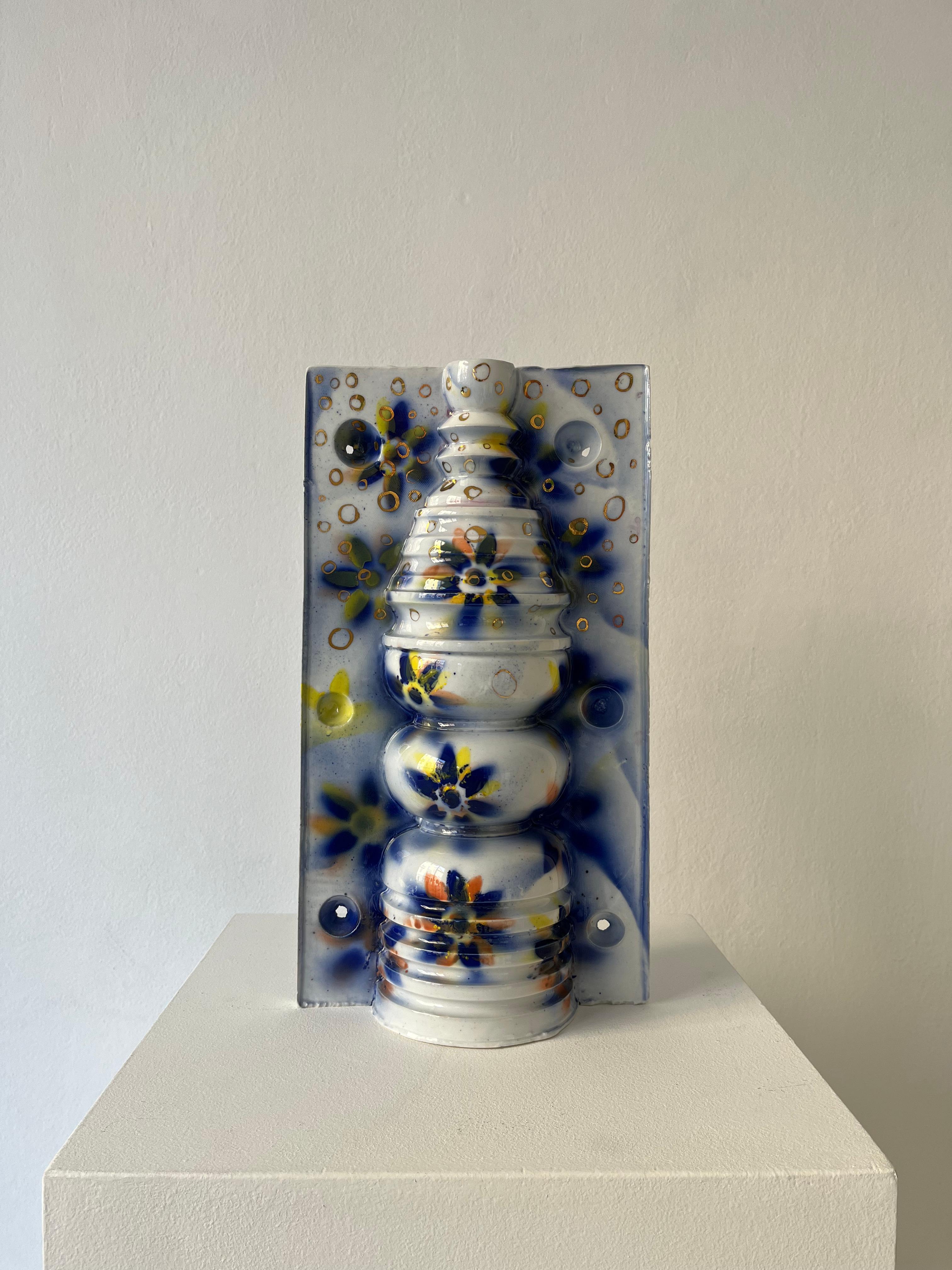 XXIe siècle et contemporain Vase en porcelaine émaillée décoré « Grand secret », pièce unique en vente