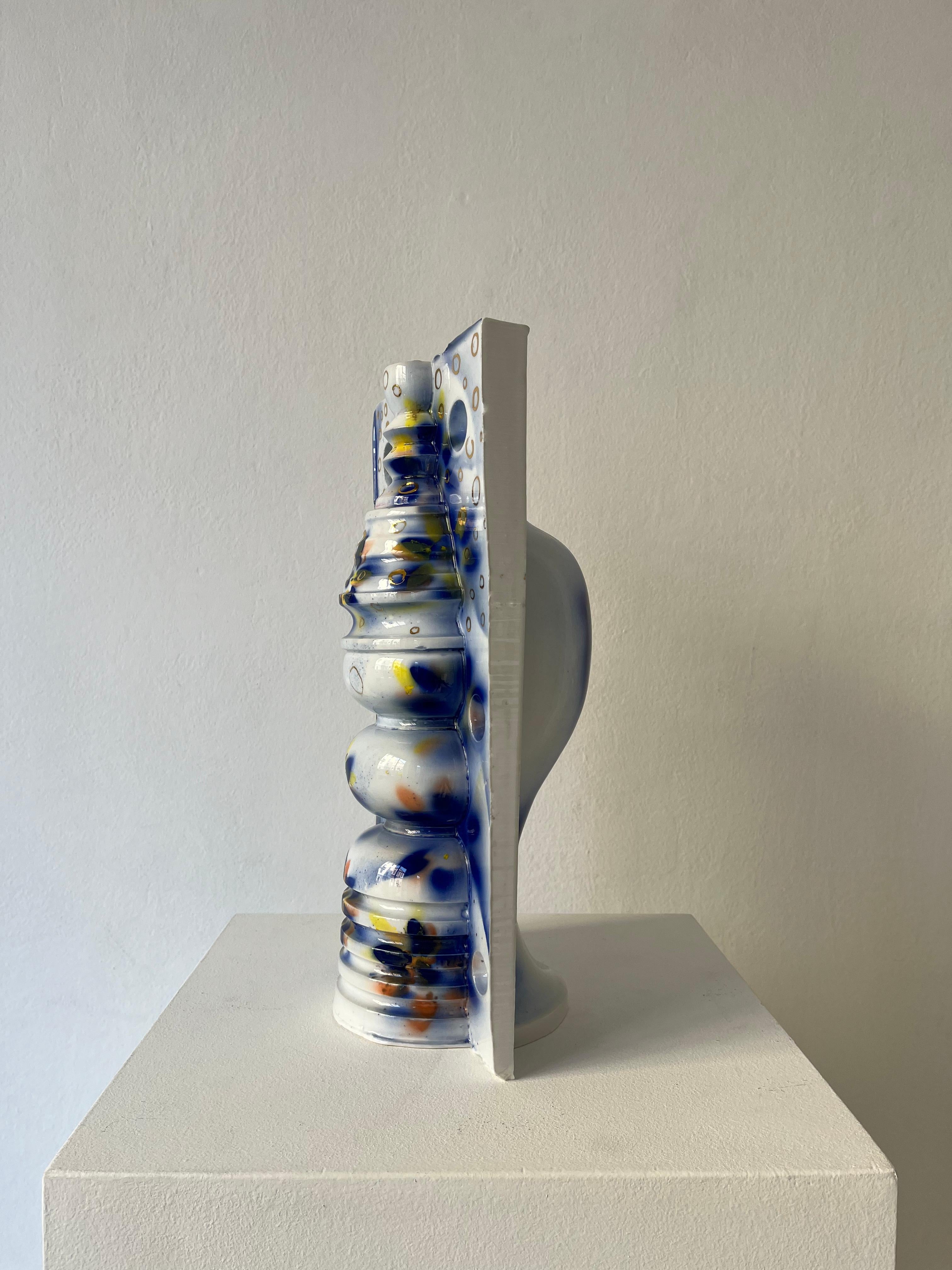 Porcelaine Vase en porcelaine émaillée décoré « Grand secret », pièce unique en vente