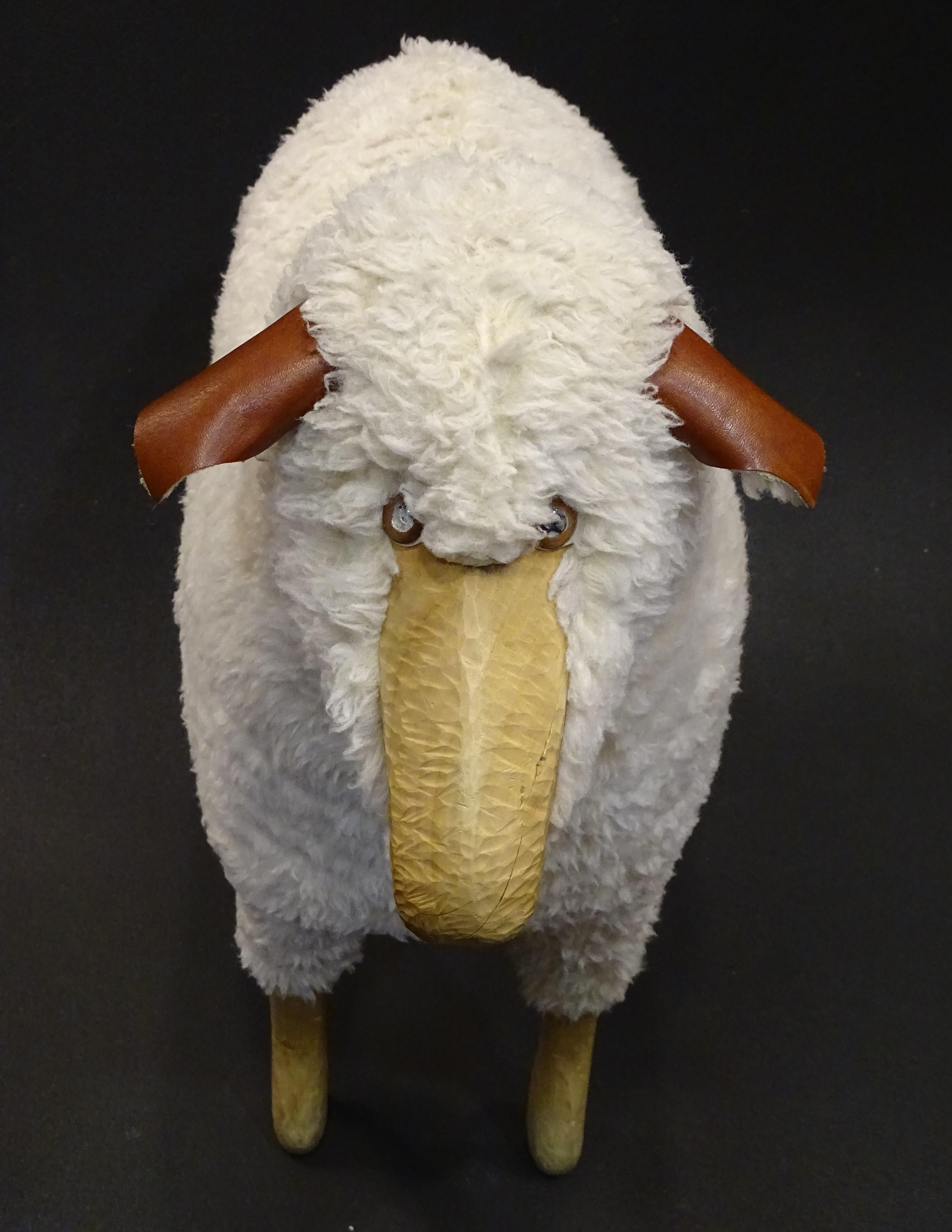 Großer Schafshocker von Hamms-Peter Krafft, 80er-Jahre (Ende des 20. Jahrhunderts)