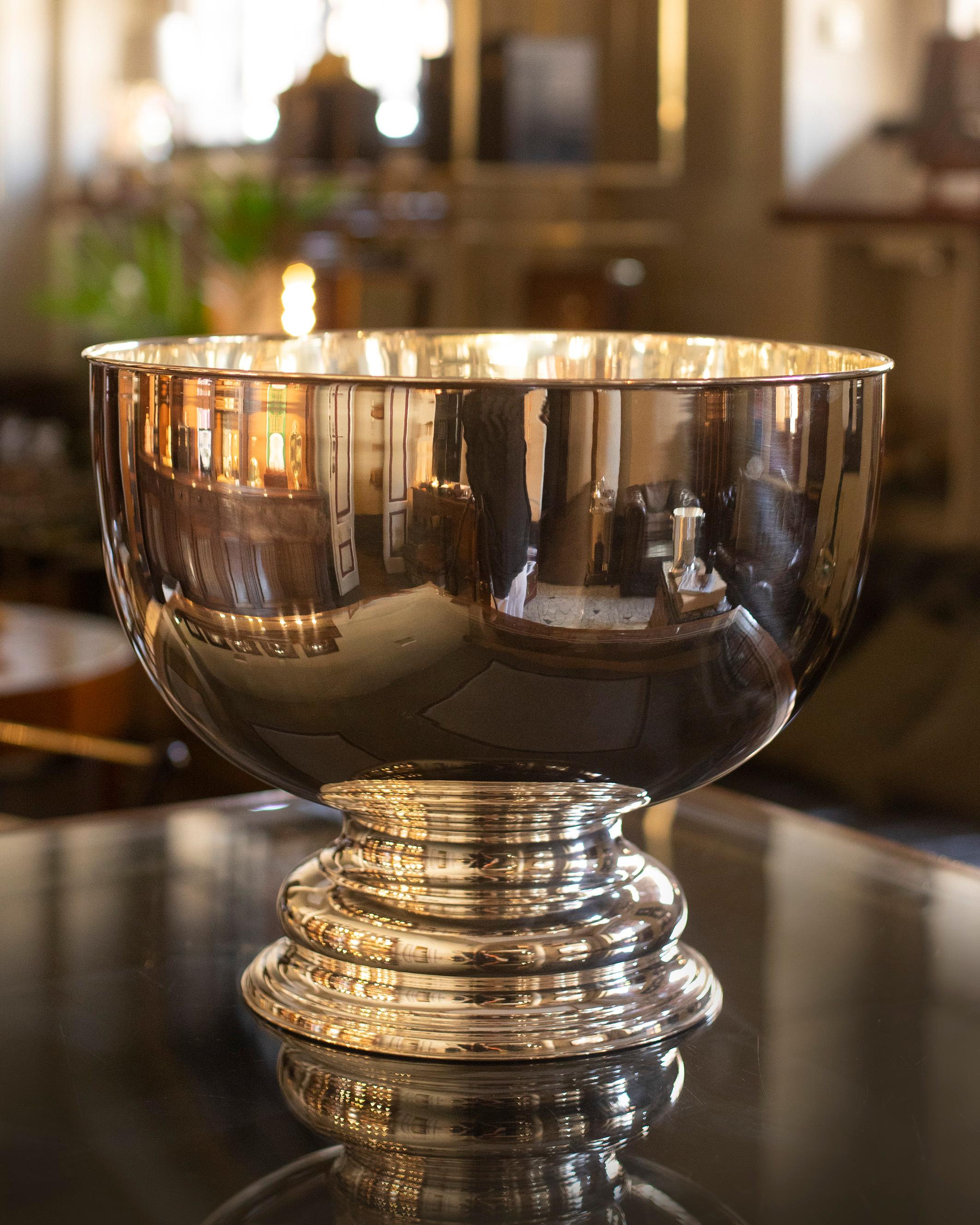 Big Silver Plated Rose Bowl by James Dixon & Sons In Good Condition For Sale In Milan, IT