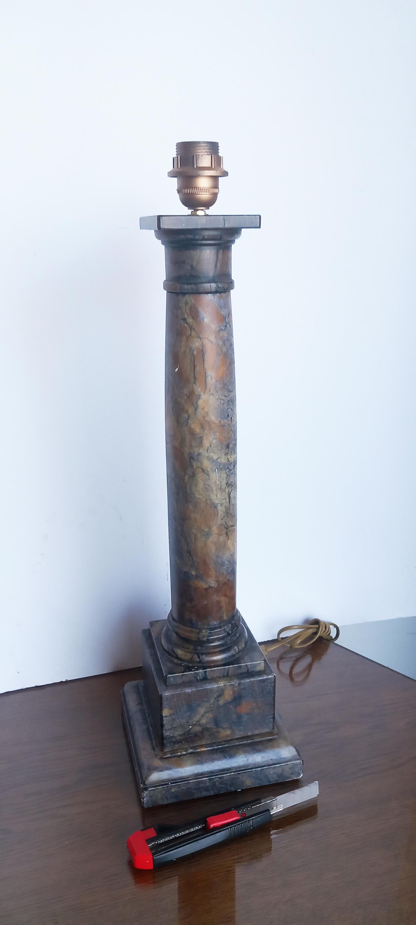  Grande taille 73 cm  Lampes de bureau - Albâtre  Forme de la colonne Italie,  20ème siècle en vente 7