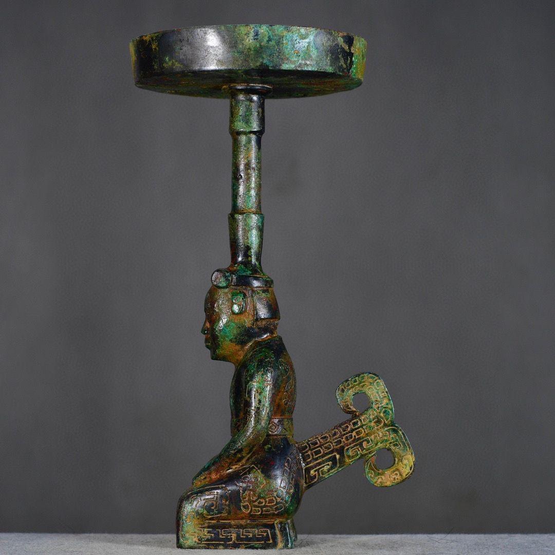 Big Size Old Asian Bronze Kneeling Down Human Candle Stick Statue For Sale 2