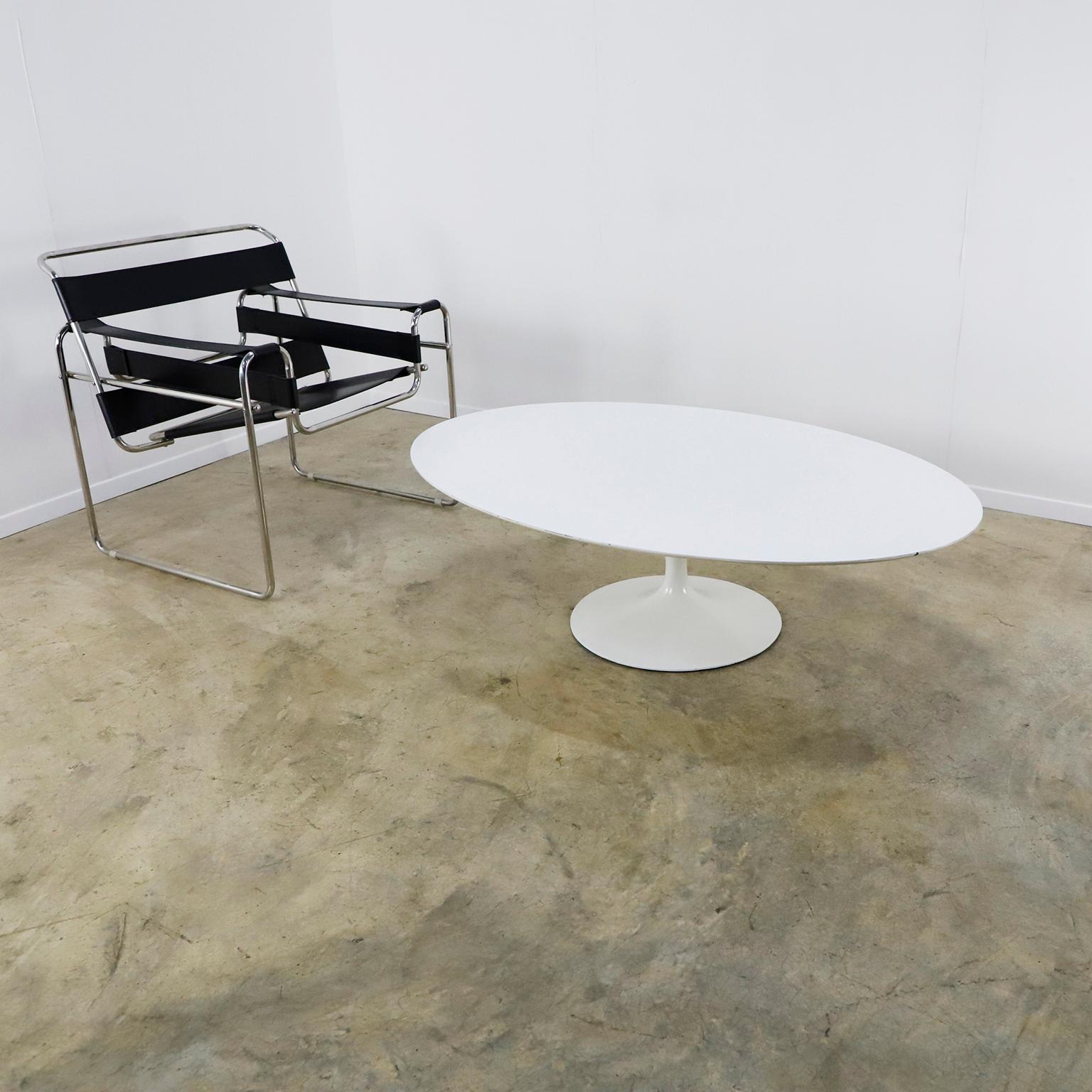 Table centrale de grande taille du milieu du siècle dernier d'Eero Saarinen pour Knoll Bon état - En vente à Mexico City, CDMX