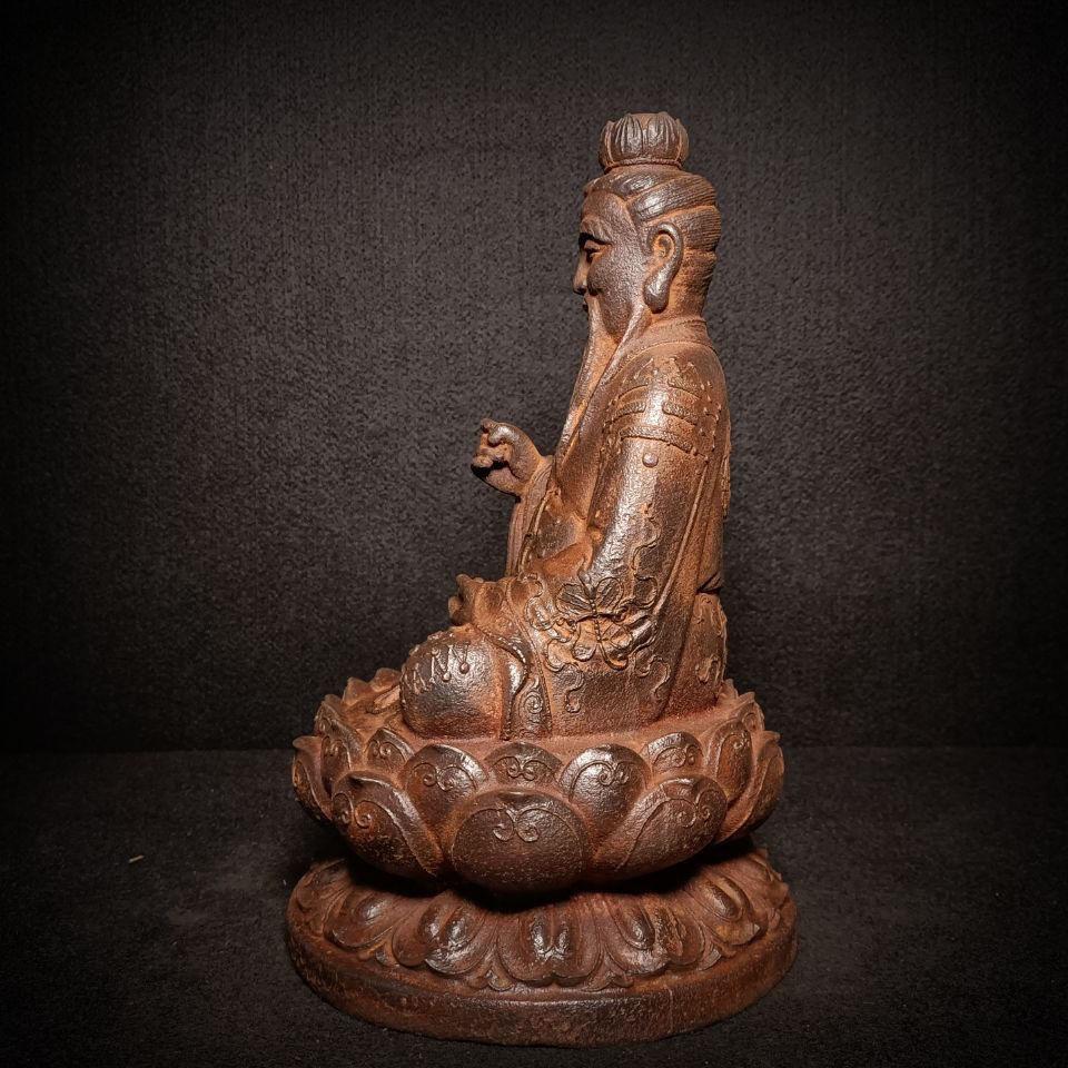 Estatua del Antepasado Taoísta Sanqing de Hierro Viejo Sentado de Gran Tamaño siglo XIX en venta