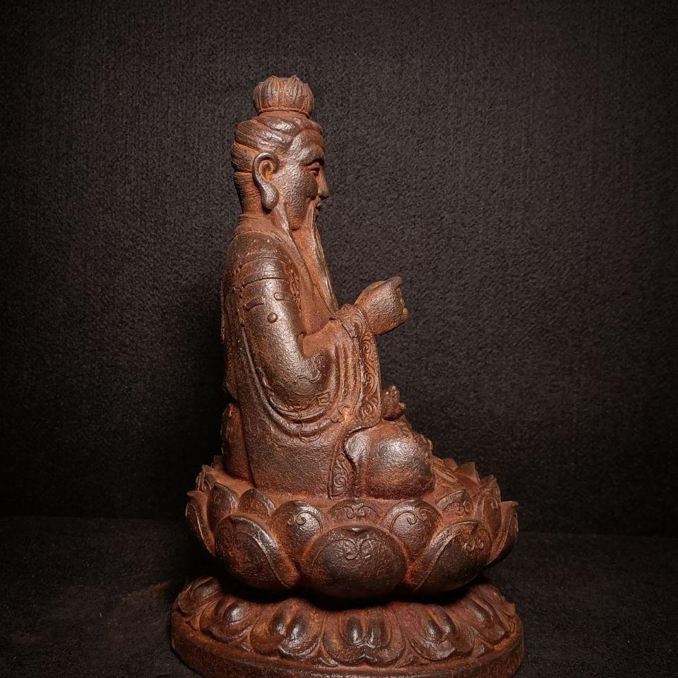 Estatua del Antepasado Taoísta Sanqing de Hierro Viejo Sentado de Gran Tamaño en venta 3