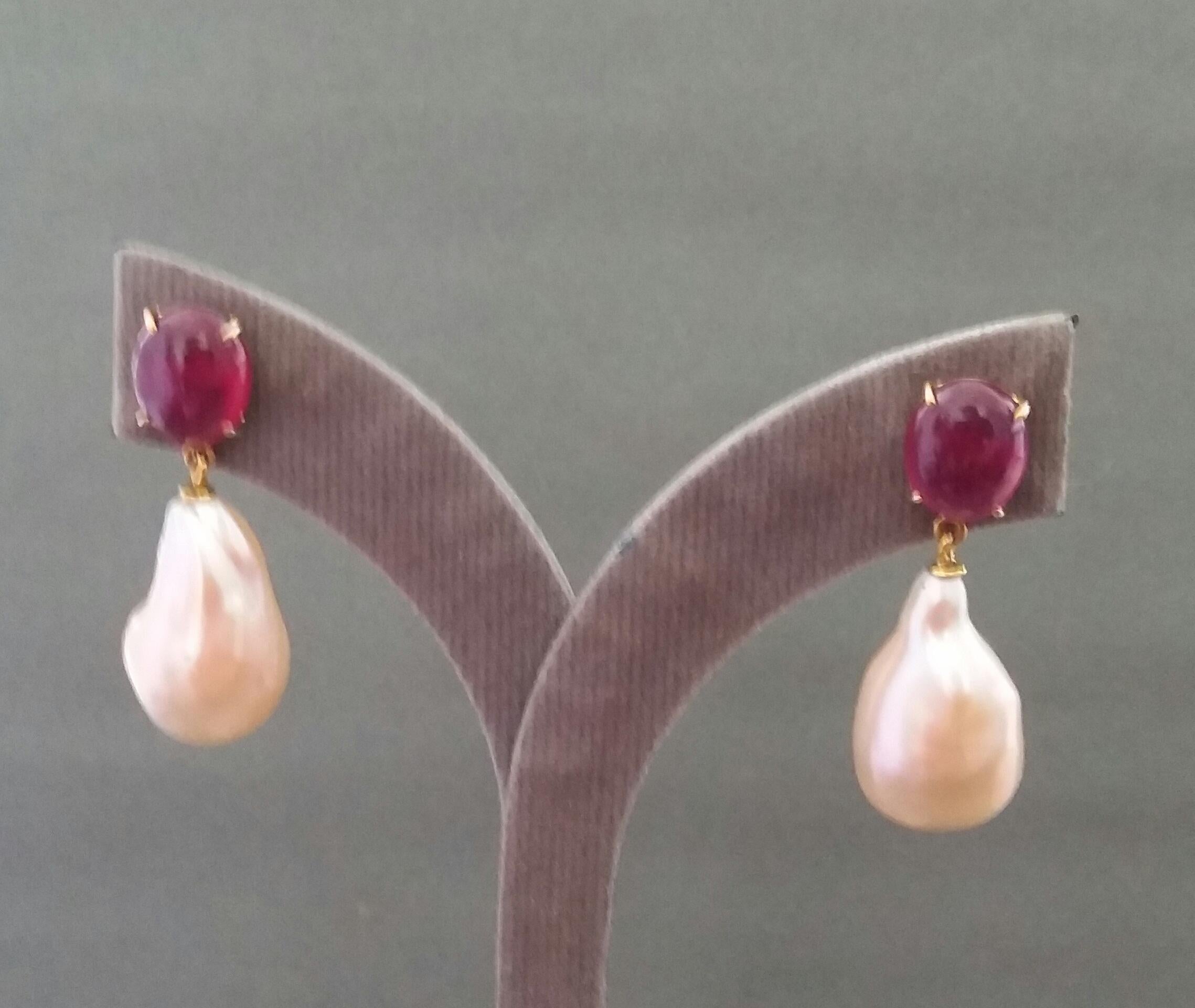 Big Size Pear Shape Cream Color Pearls Oval Ruby Cabochon 14 Karat Gold Earrings For Sale 1