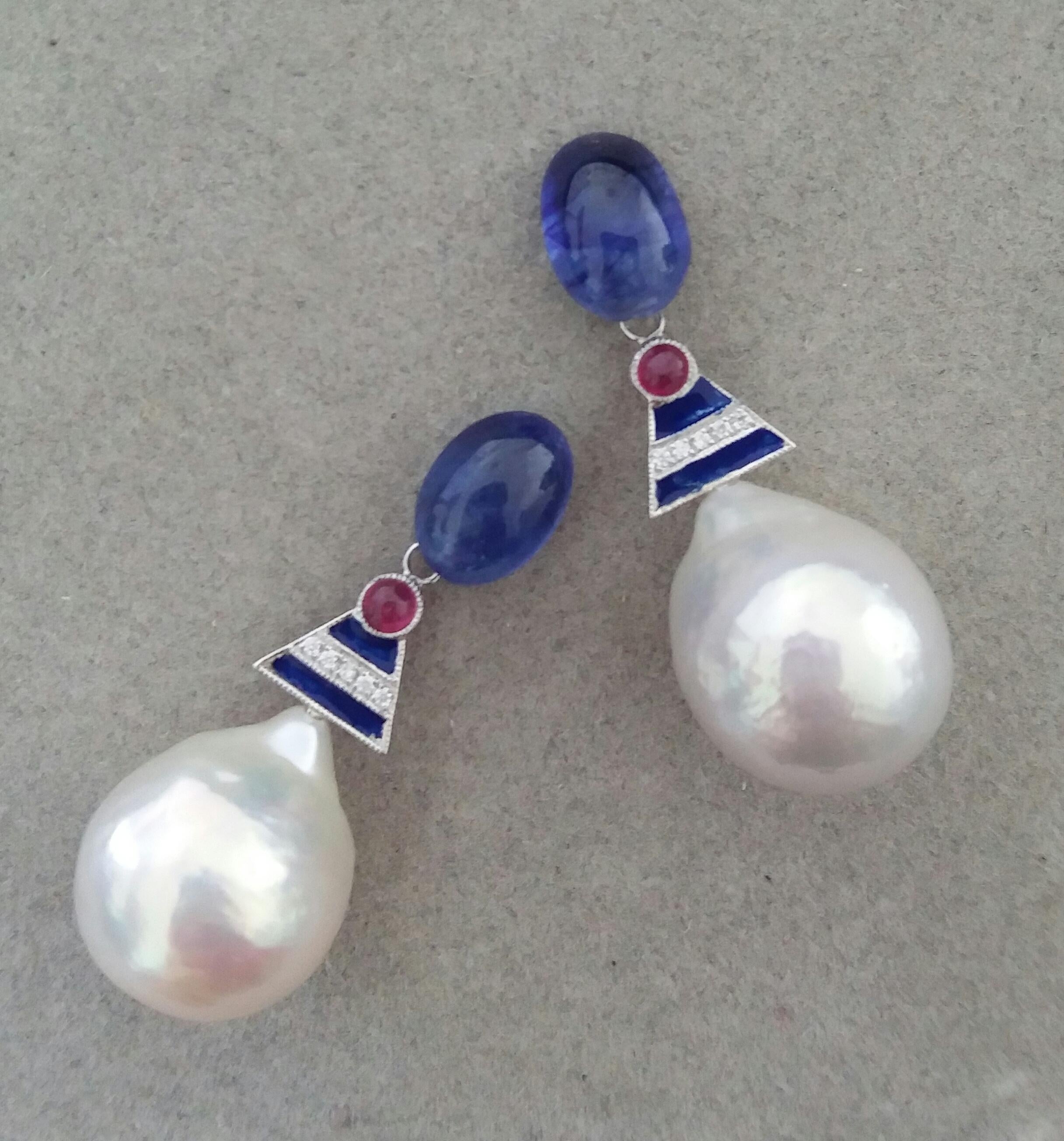 Pendientes Esmalte Blanco Barroco Perlas Oro Diamantes Zafiro Azul Rubíes Tamaño Grande en venta 1