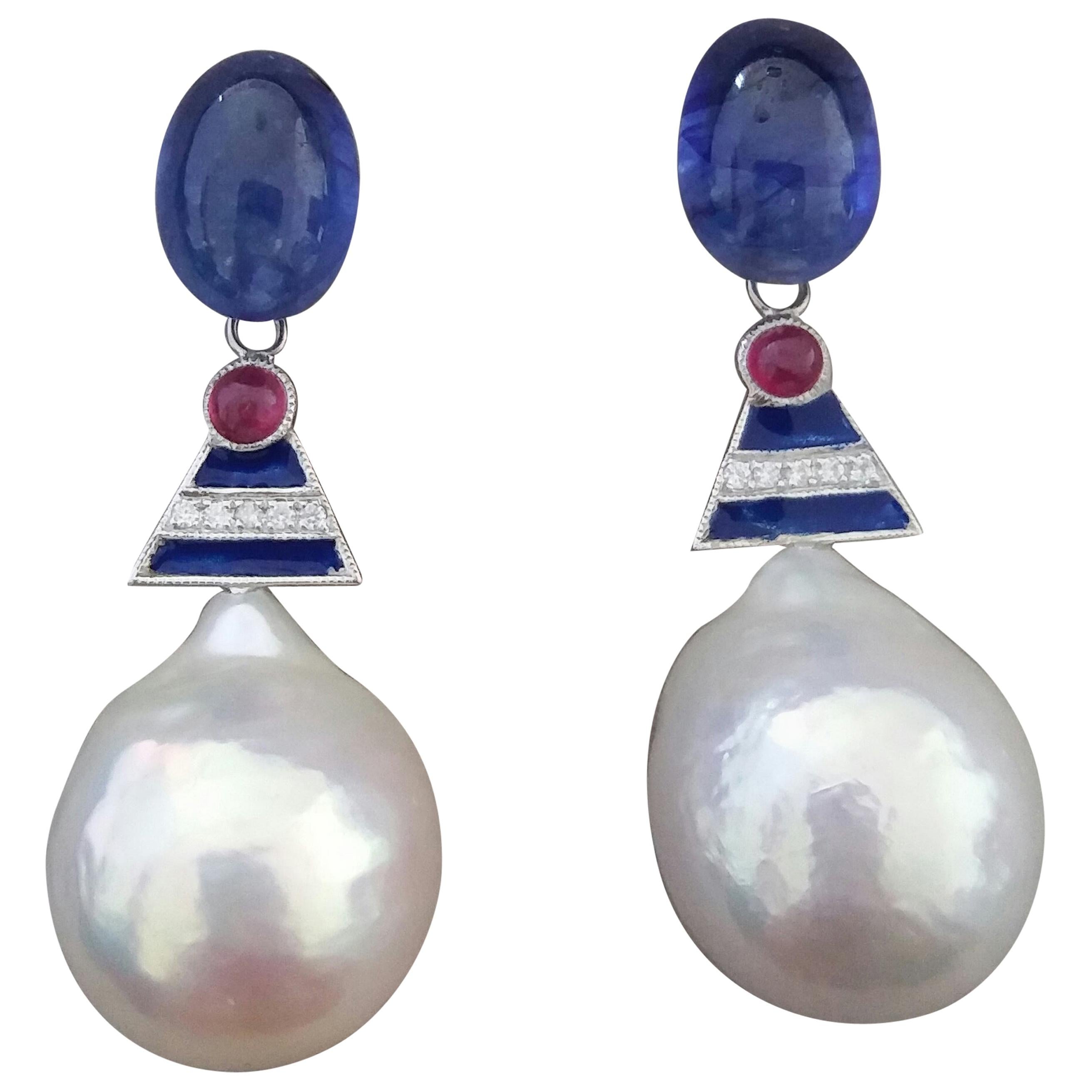 Pendientes Esmalte Blanco Barroco Perlas Oro Diamantes Zafiro Azul Rubíes Tamaño Grande en venta