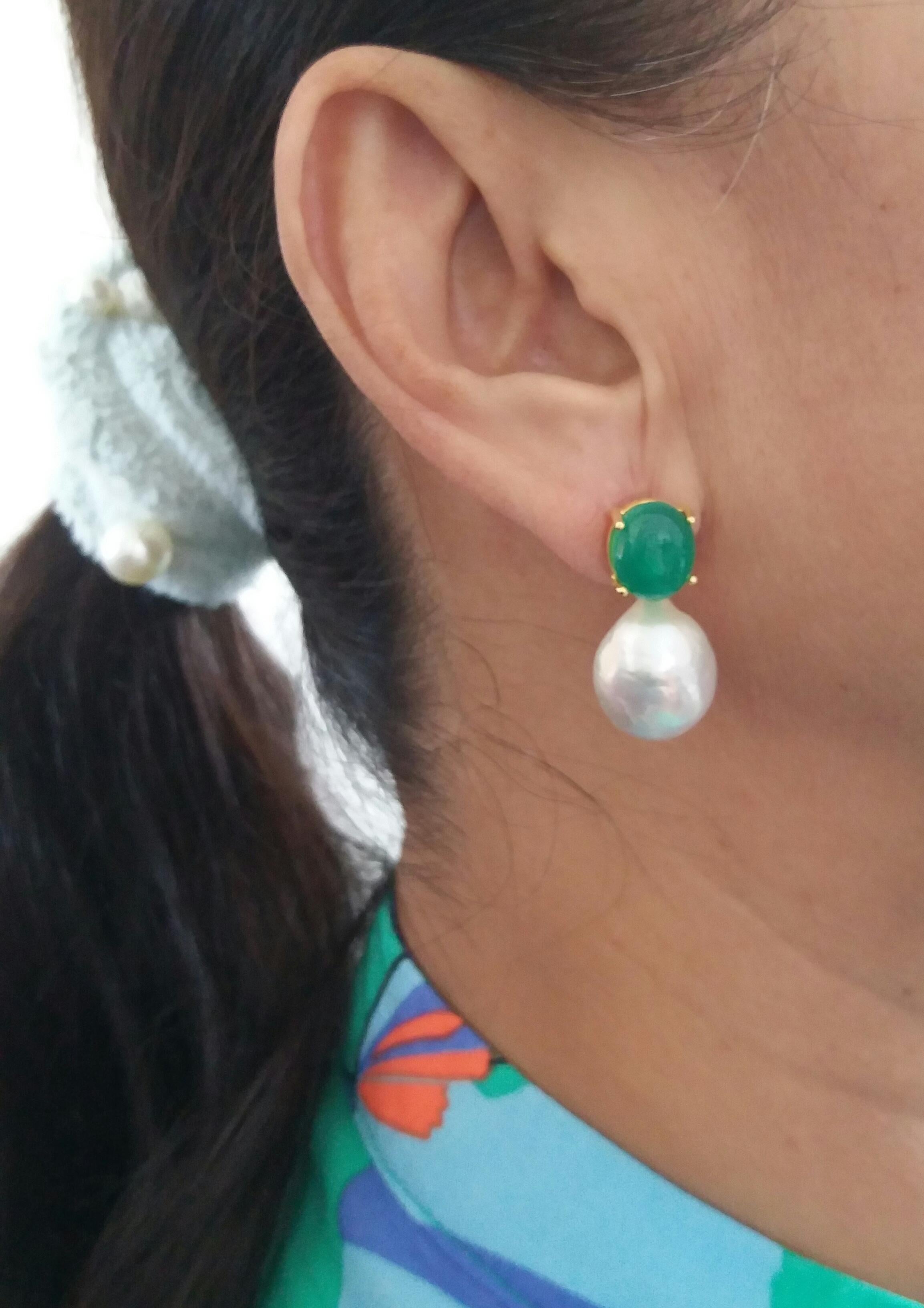 Big Size White Baroque Pearls Oval Green Onyx Cabochons Yellow Gold Earrings For Sale 2
