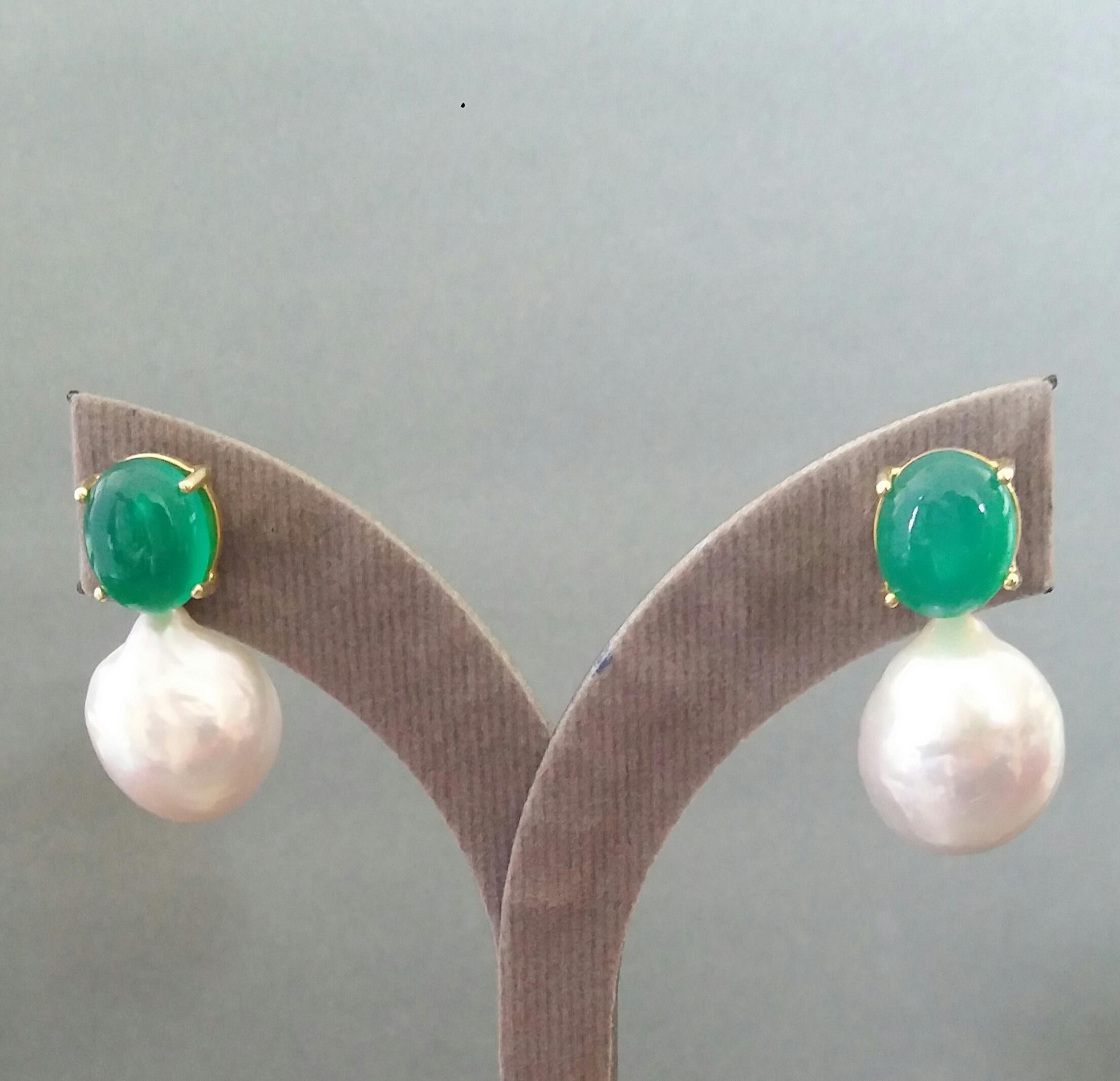 Women's Big Size White Baroque Pearls Oval Green Onyx Cabochons Yellow Gold Earrings For Sale