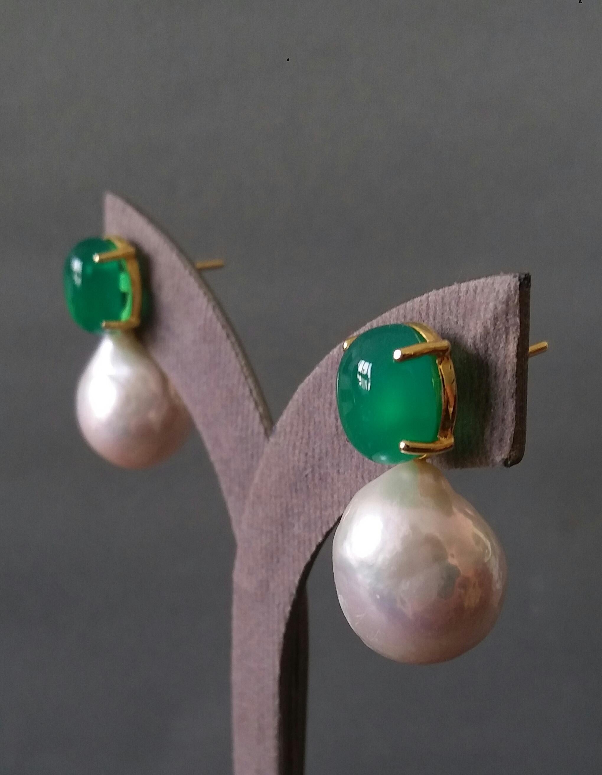 Big Size White Baroque Pearls Oval Green Onyx Cabochons Yellow Gold Earrings For Sale 1
