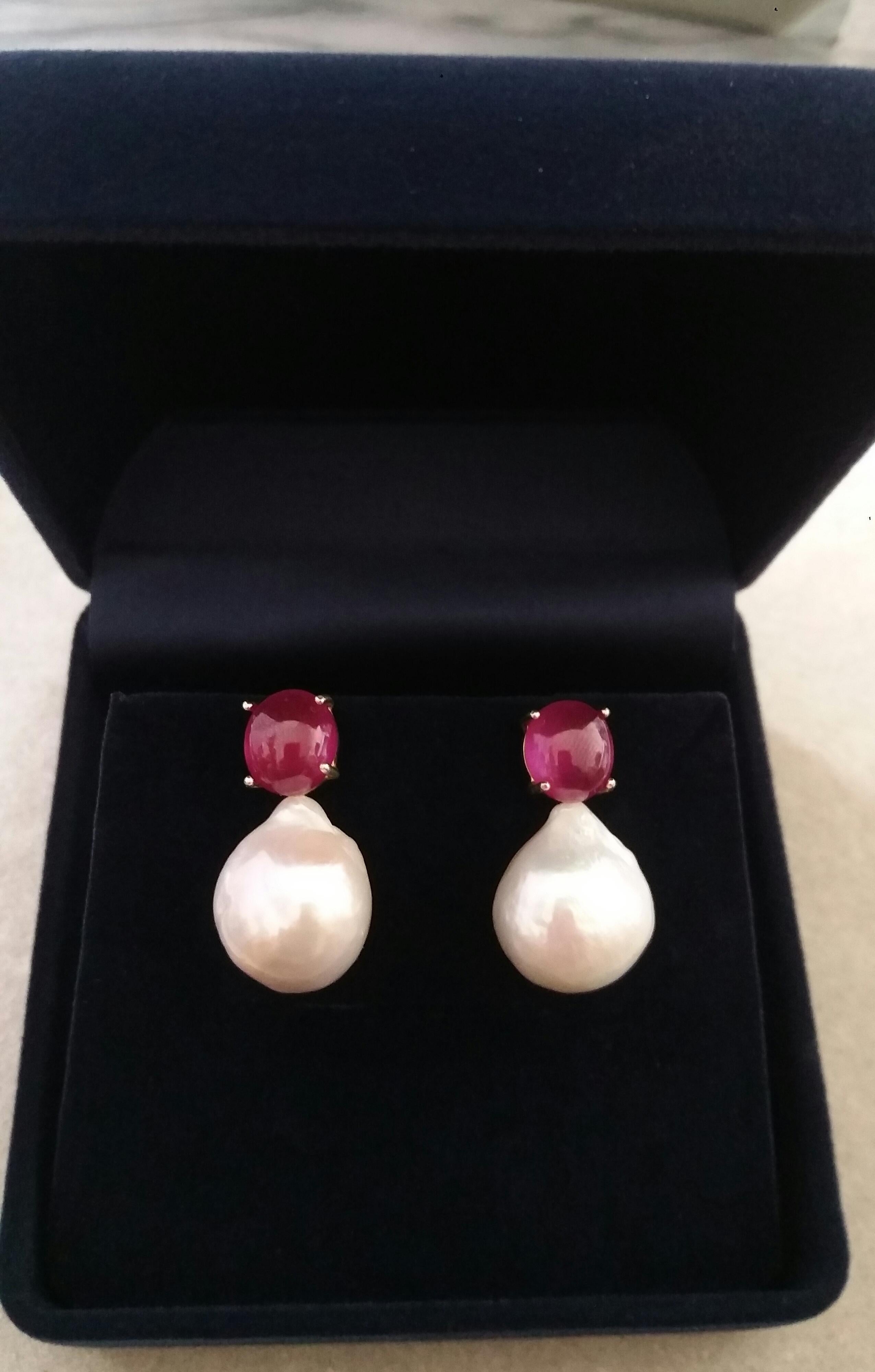 Big Size White Baroque Pearls Oval Ruby Cabochon 14 Carat Yellow Gold Earrings For Sale 3