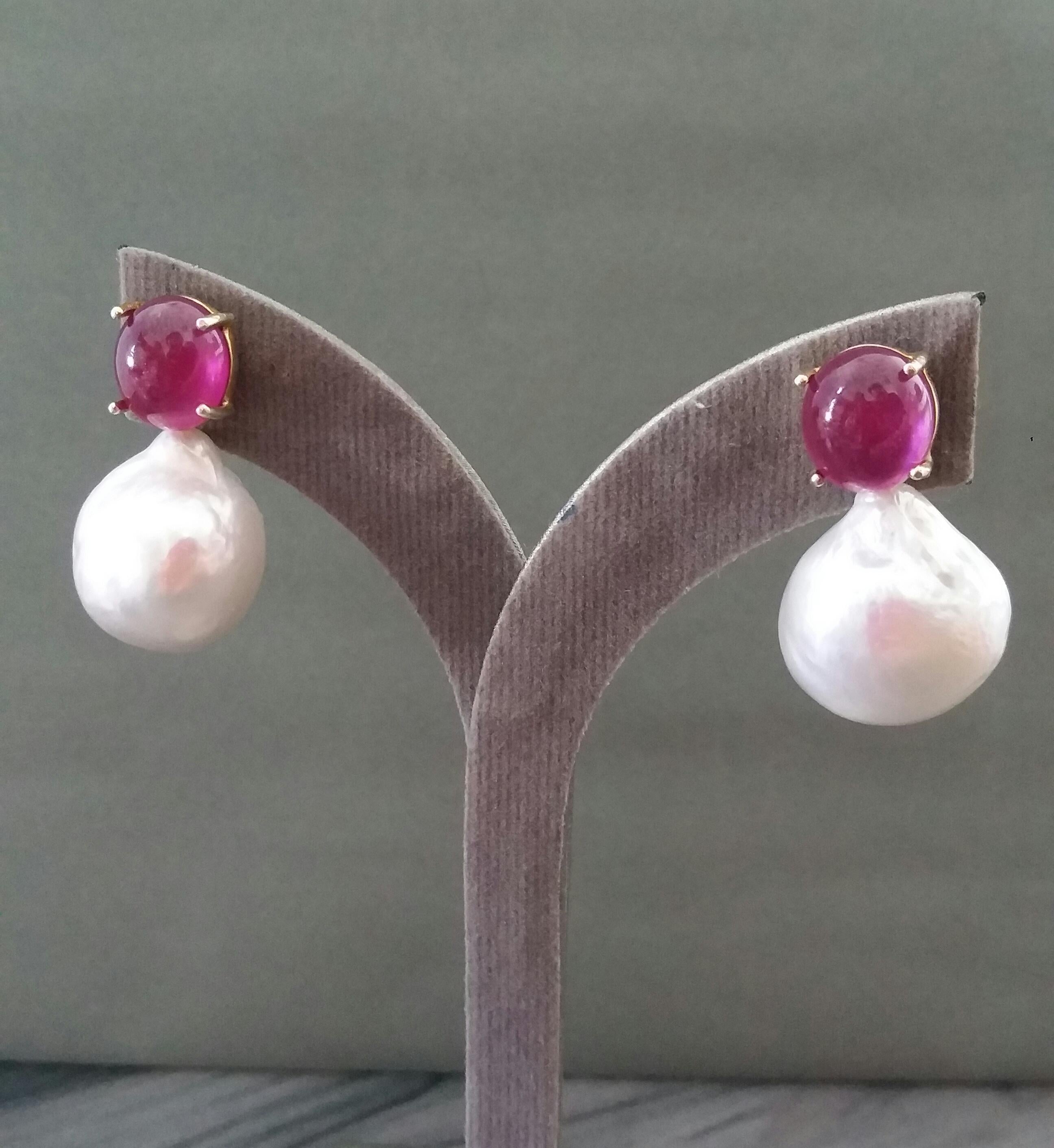 Big Size White Baroque Pearls Oval Ruby Cabochon 14 Carat Yellow Gold Earrings For Sale 4