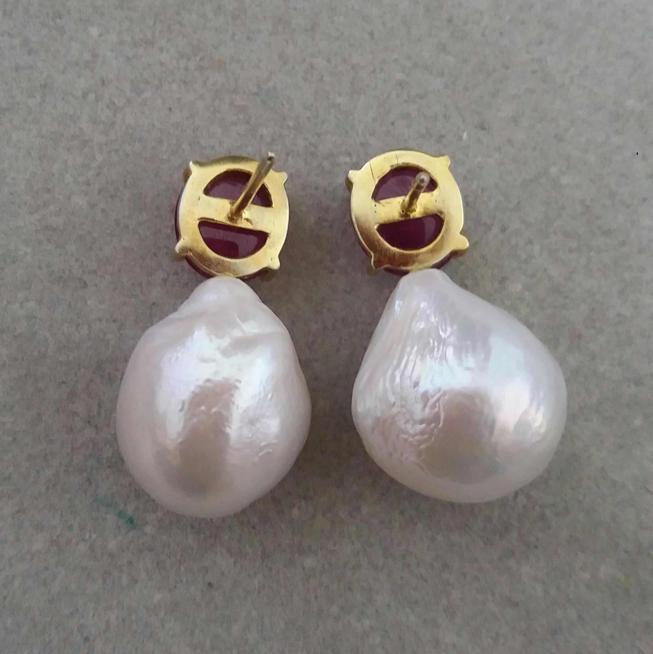 Art Deco Big Size White Baroque Pearls Oval Ruby Cabochon 14 Carat Yellow Gold Earrings For Sale