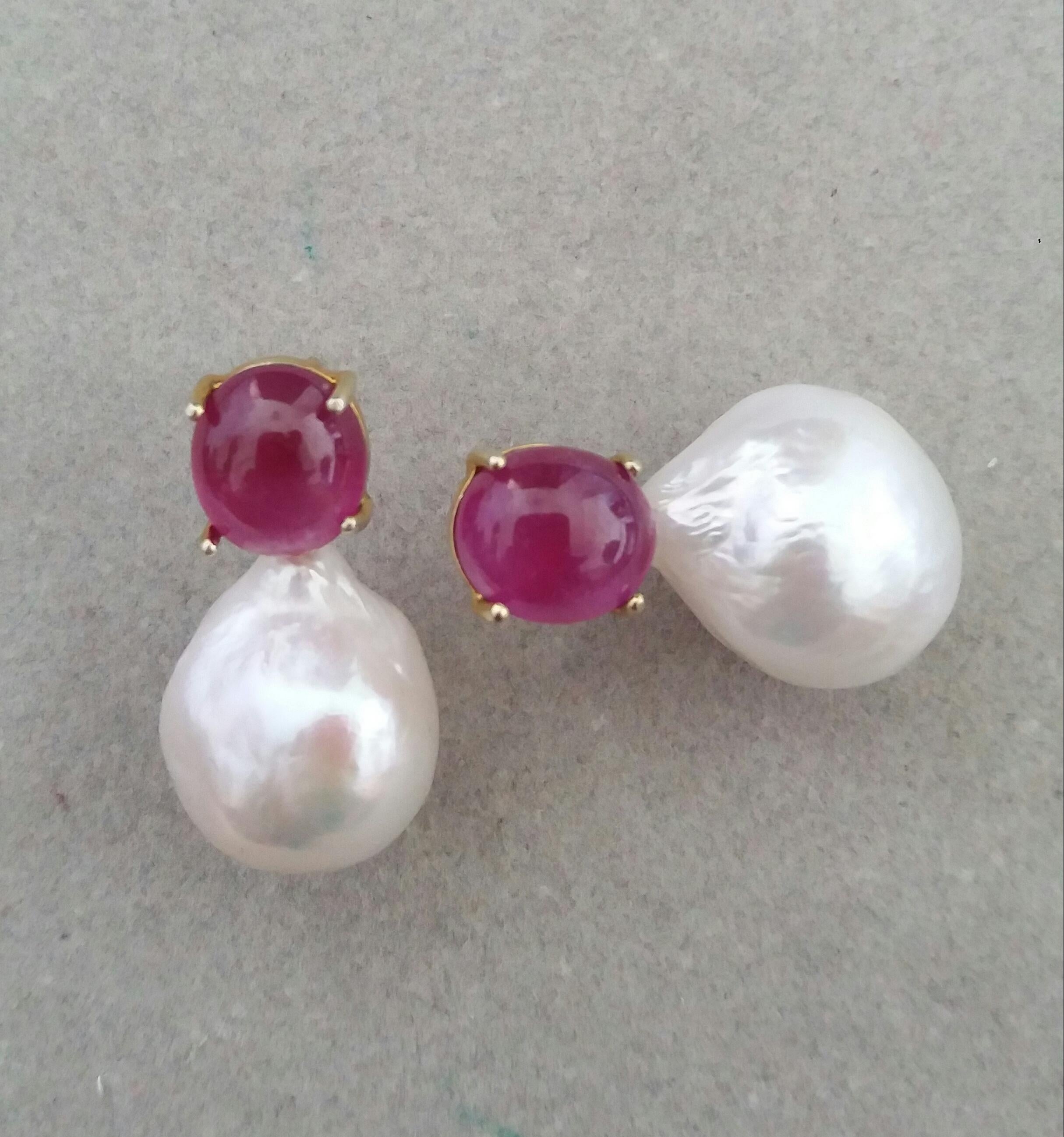 Big Size White Baroque Pearls Oval Ruby Cabochon 14 Carat Yellow Gold Earrings In Good Condition In Bangkok, TH