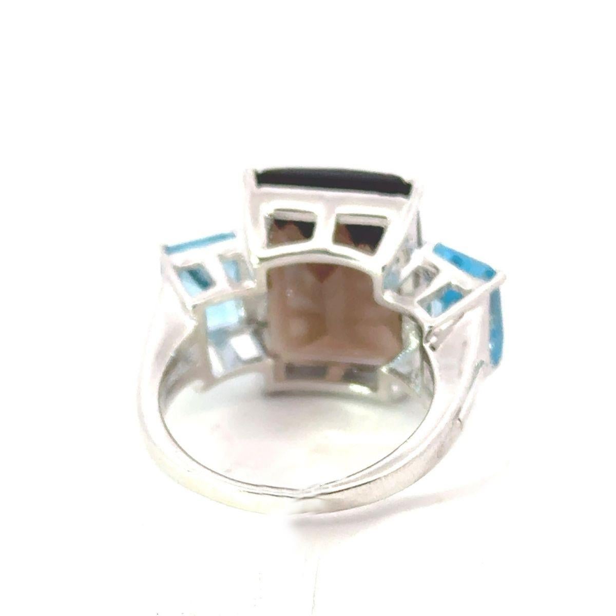 For Sale:  Big Smoky & Blue Topaz Cocktail Three Stone Ring for Unisex in 925 Solid Silver 7