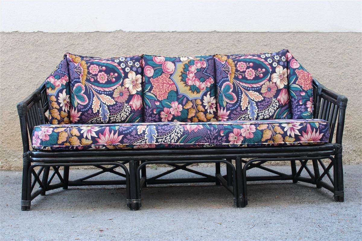 Grand canapé Vivai del Sud italien design bambou fleurs noires multicolores, 1970 en vente 1