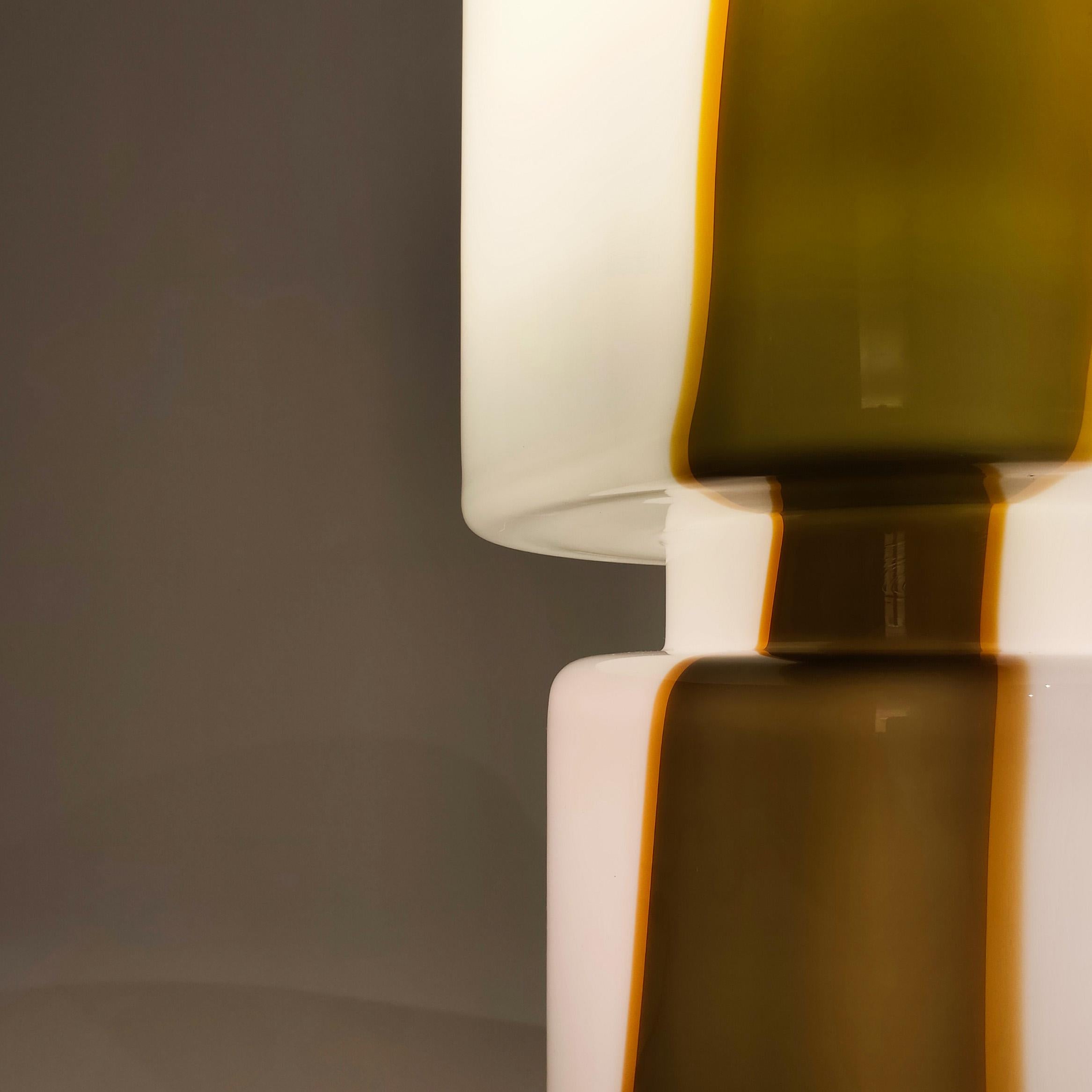 A Space Age Tischlampe aus mundgeblasenem Muranoglas aus Leucos, Italien, 1970er Jahre im Angebot 1