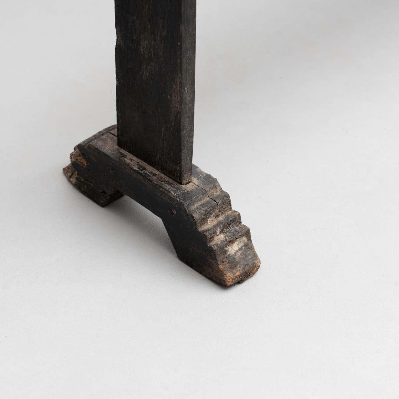 Mid-Century moderno Grande portacandele spagnolo 'Hachero' tradizionale in legno antico, circa 1930 in vendita