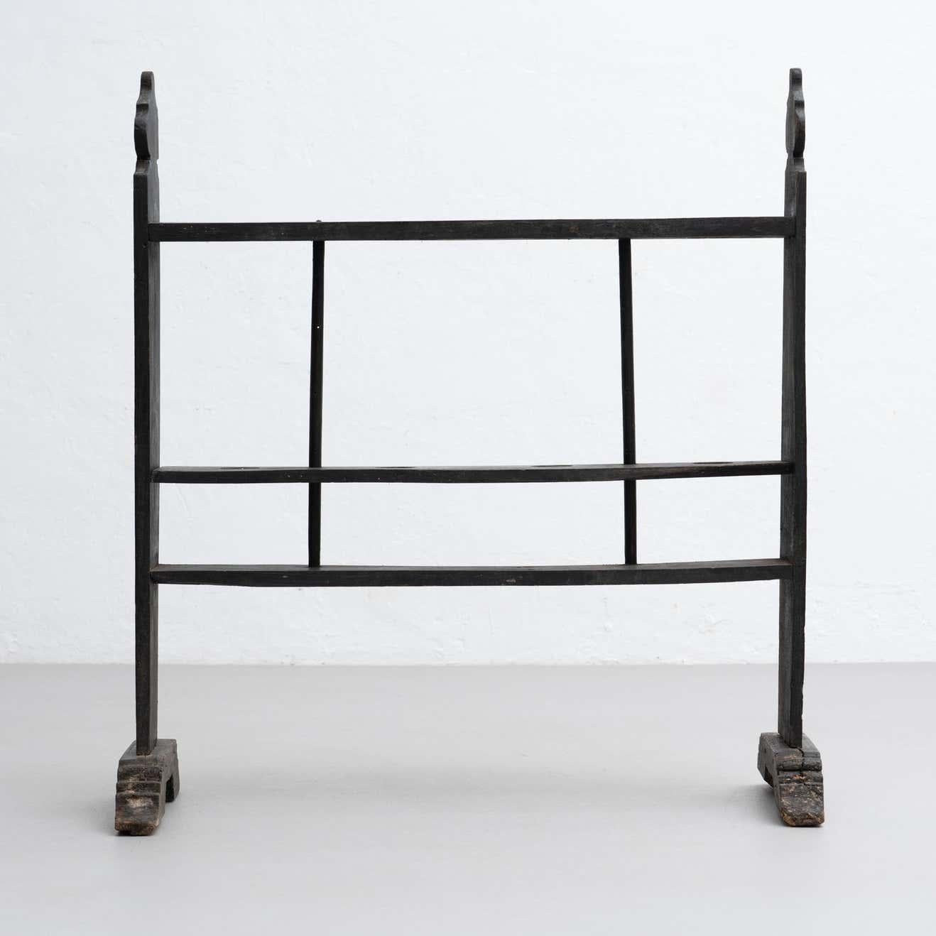 Metà XX secolo Grande portacandele spagnolo 'Hachero' tradizionale in legno antico, circa 1930 in vendita