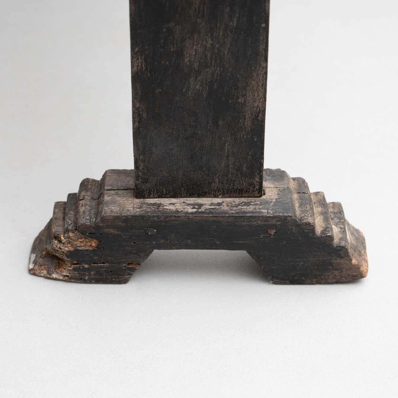 Big Spanish 'Hachero' Traditional Ancient Stained Wood Candleholder, circa 1930 For Sale 3