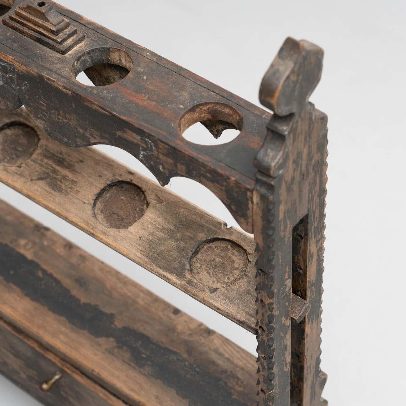 Gran Hachero Español Tradicional Candelabro de Madera Antigua Teñida, circa 1930 en venta 4