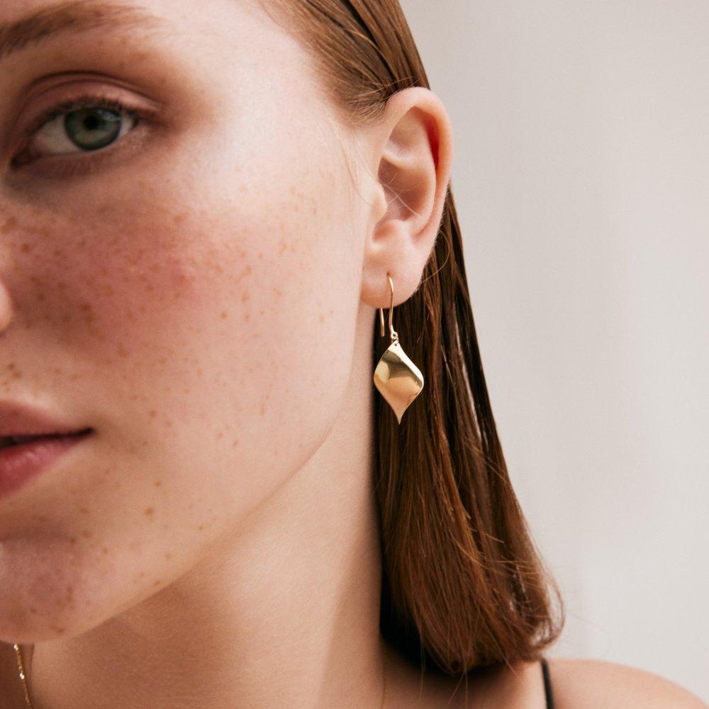 Big Spiral Chain Drop Earrings in 14K Solid Yellow Gold In New Condition For Sale In New York, NY