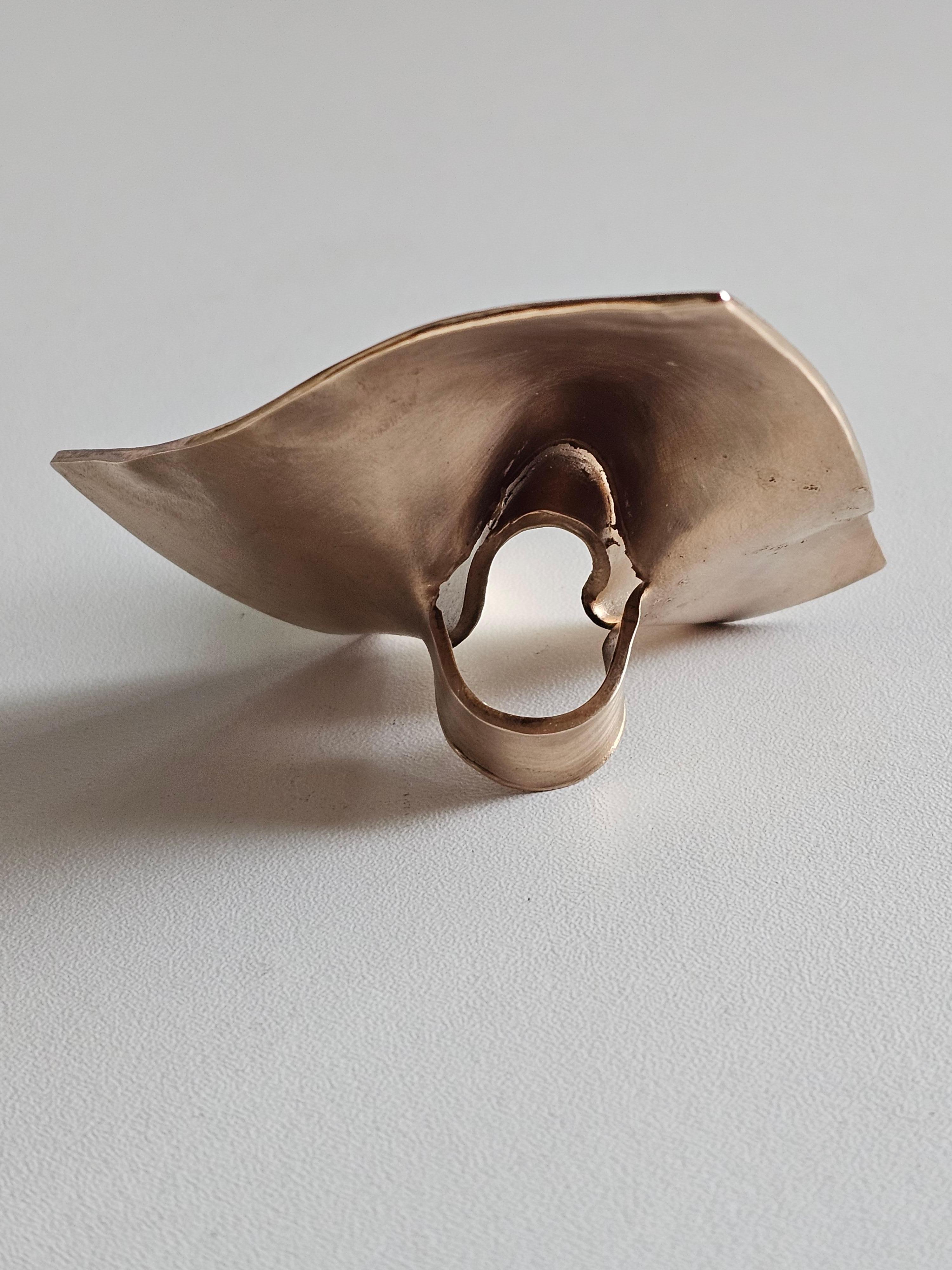 Alina Alamorean Square Waterlily Sculptural Contemporary Statement Ring Bronze In New Condition For Sale In Fresnes, IDF