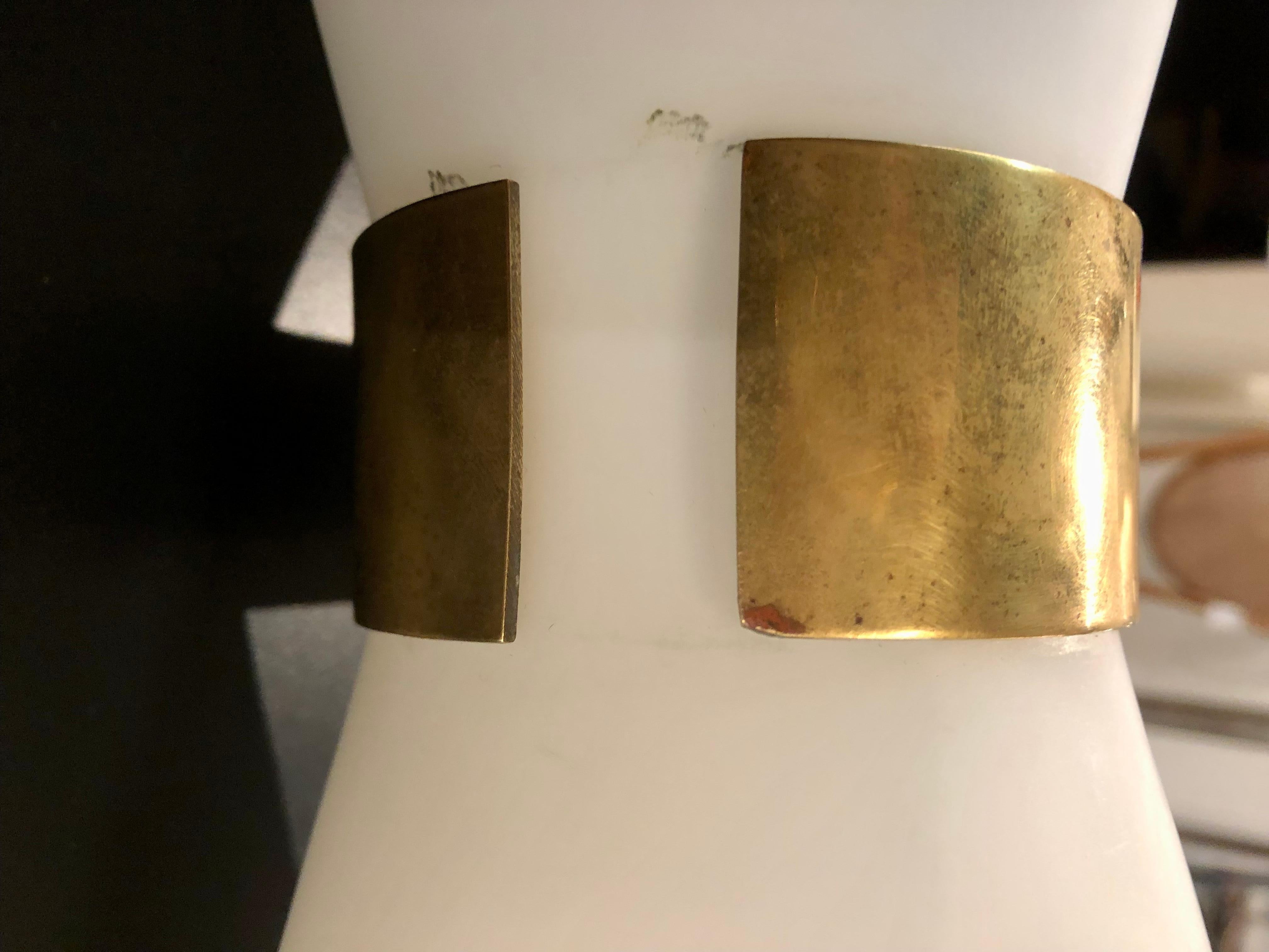 Big Stilnovo Sconce in Brass and Opaline, 1959 'Model 2087' In Fair Condition For Sale In Bruxelles, BE