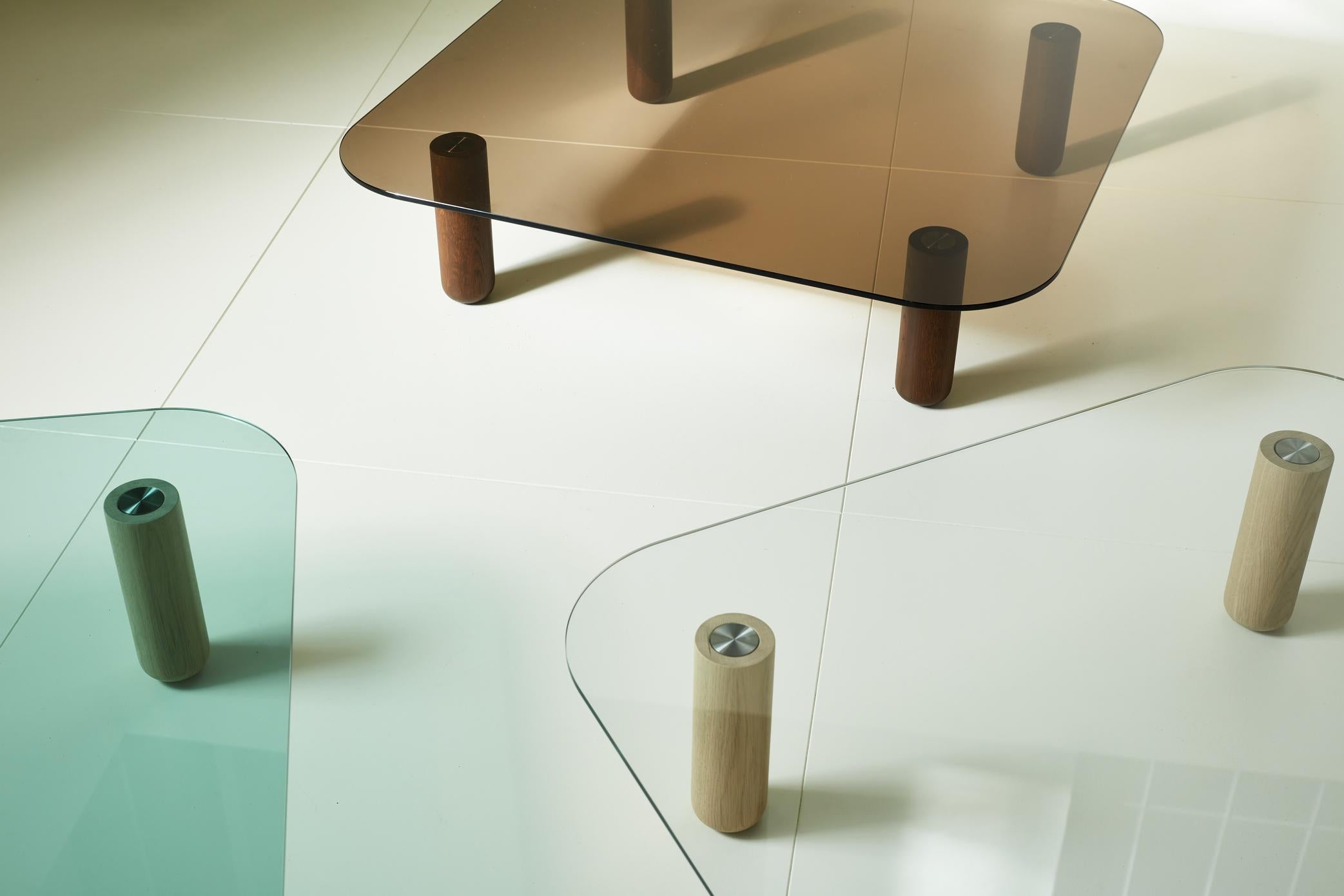 Big Sur-Schreibtisch von Fogia, Klares und anthrazitfarbenes Glas, Wengebeine im Angebot 1