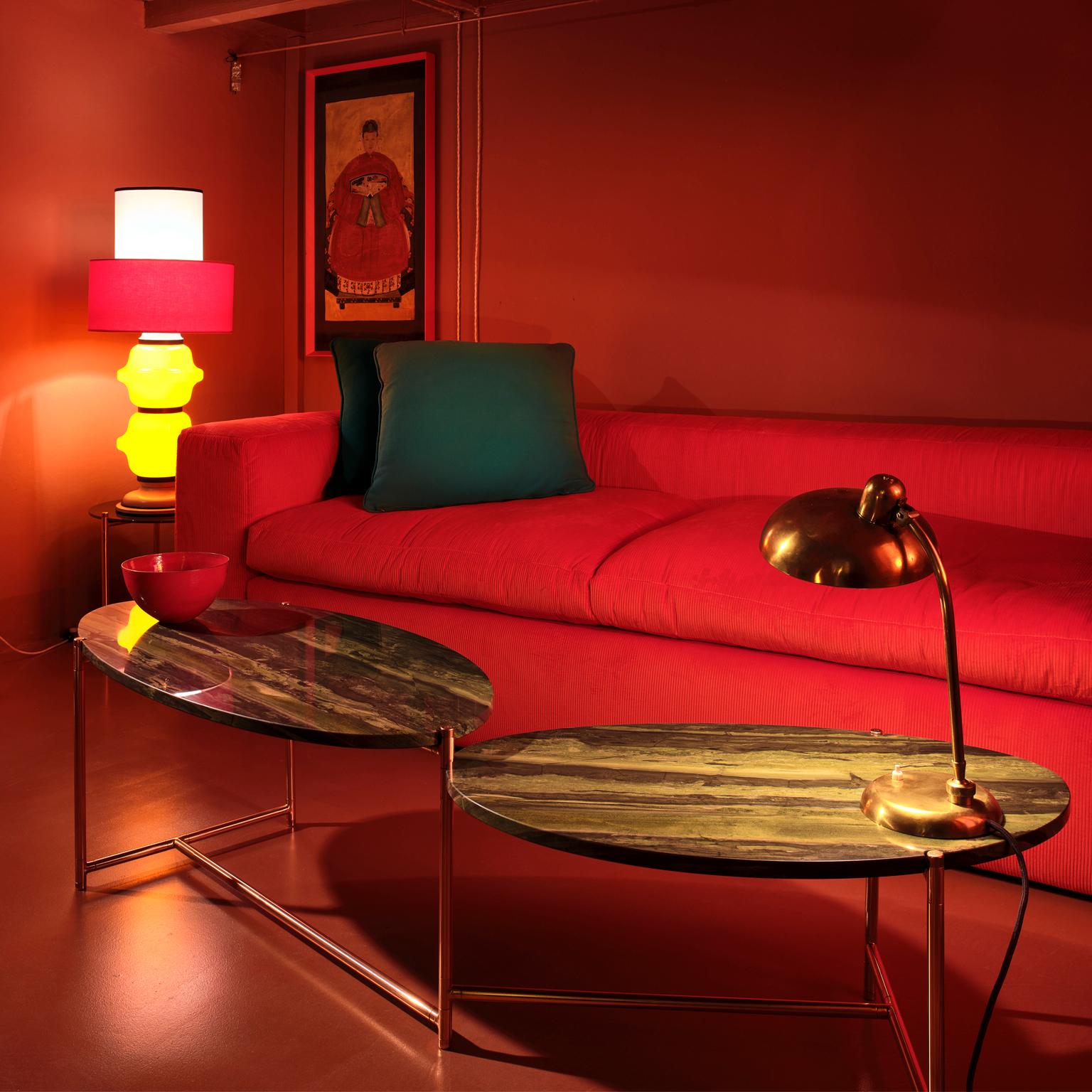 21st Century Modern Coffee Table With Rotating Marble Tops And Copper Base In New Condition For Sale In Milan, IT