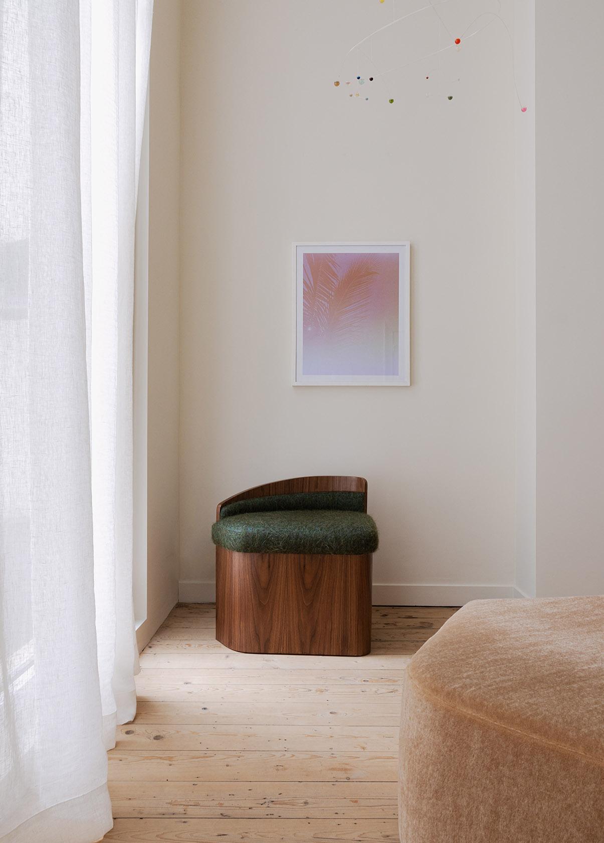 Big Sur Stool 01 by MICHAEL HILAL In New Condition For Sale In Antwerpen, BE